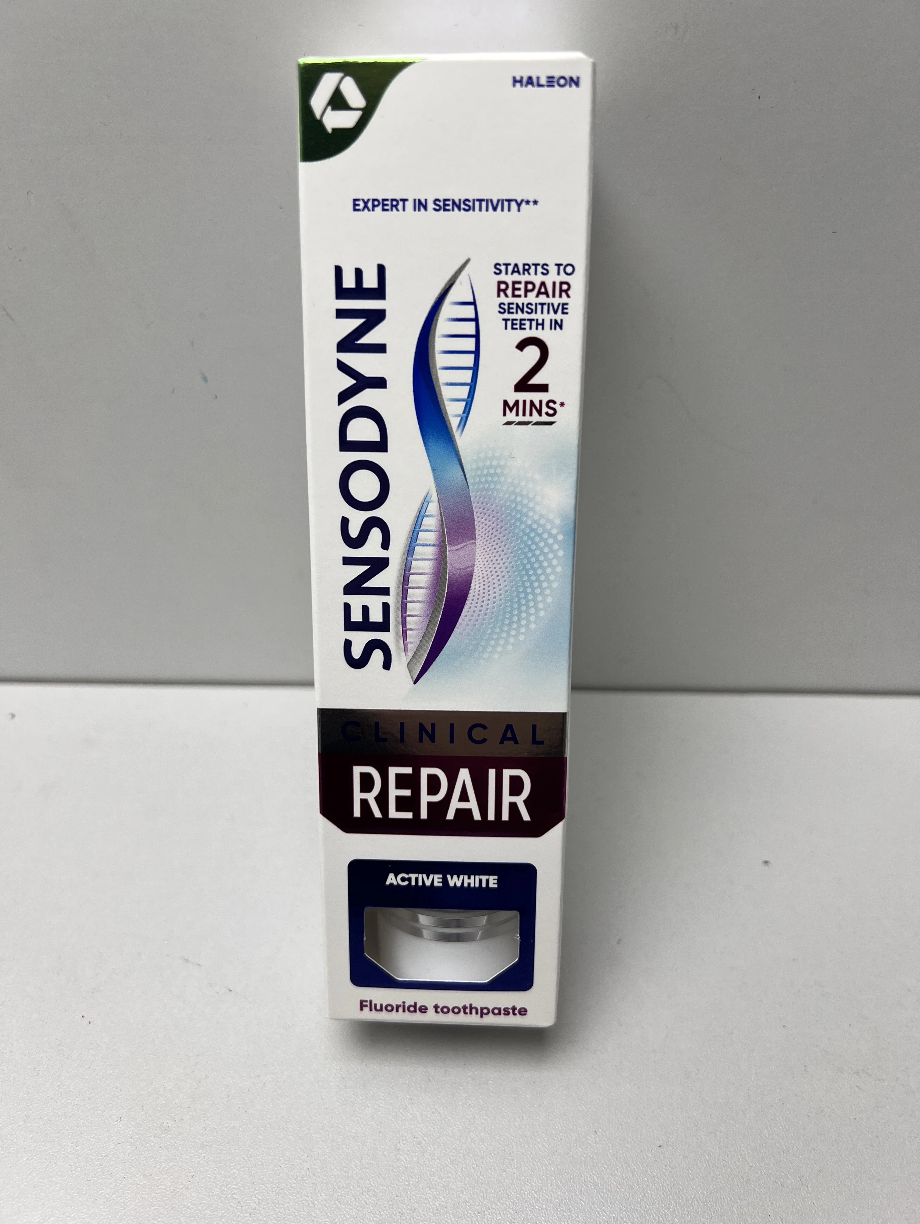 sensodyne-clinical-repair-pasta-do-zebow-z-aktywnym-wybielaniem-75-ml-ean-gtin-5054563207142