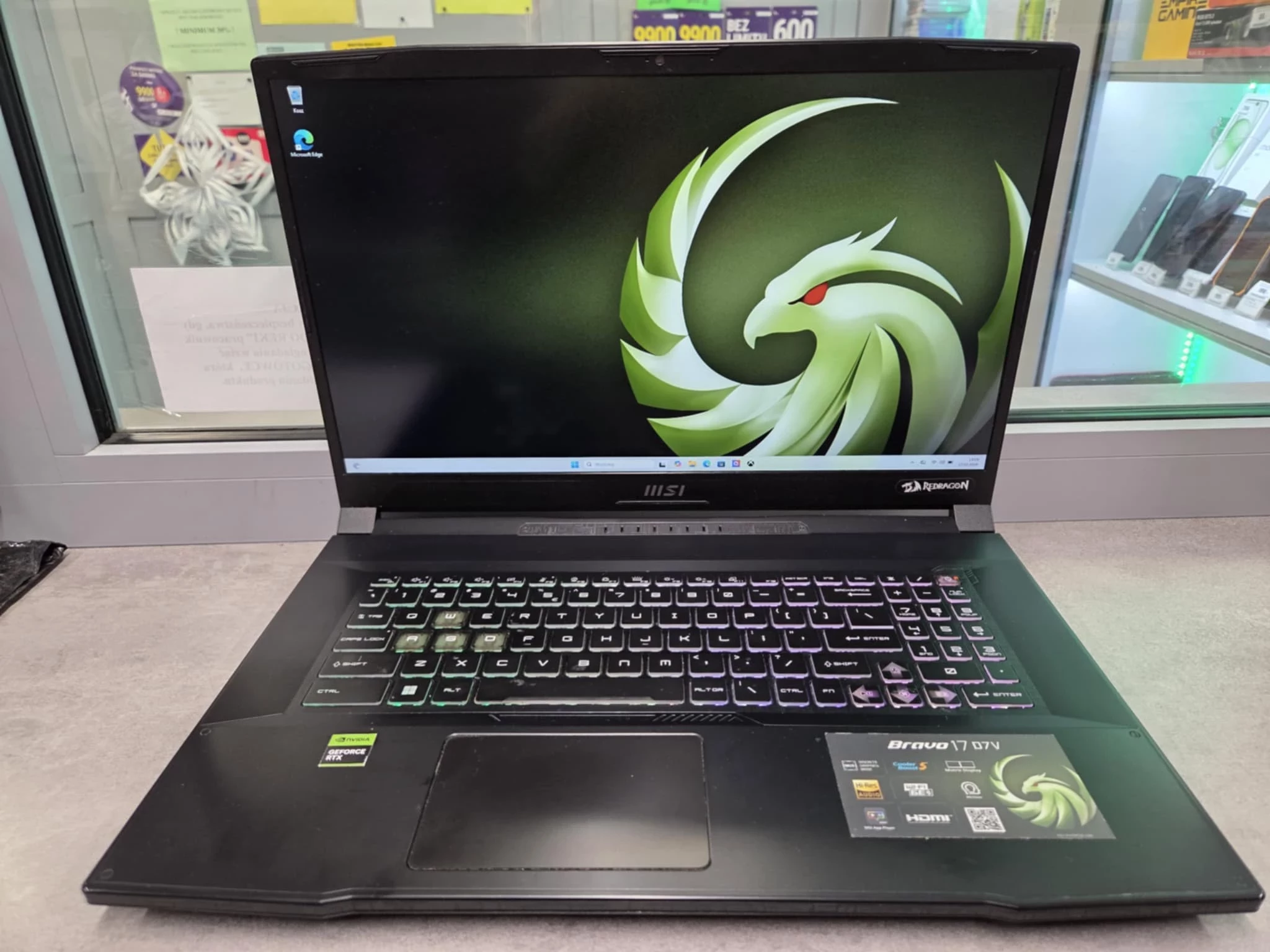 laptop-msi-bravo-17-d7v-ryzen-7-7735hs-ssd-1tb-gb-rtx-4060-kod-producenta-bravo-17-d7vfk