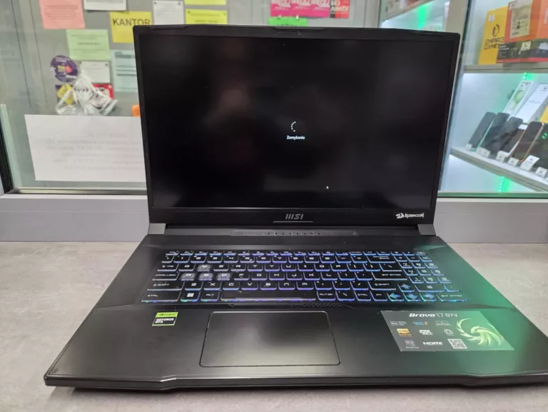 laptop-msi-bravo-17-d7v-ryzen-7-7735hs-ssd-1tb-gb-rtx-4060-typ-dysku-twardego-128550-2