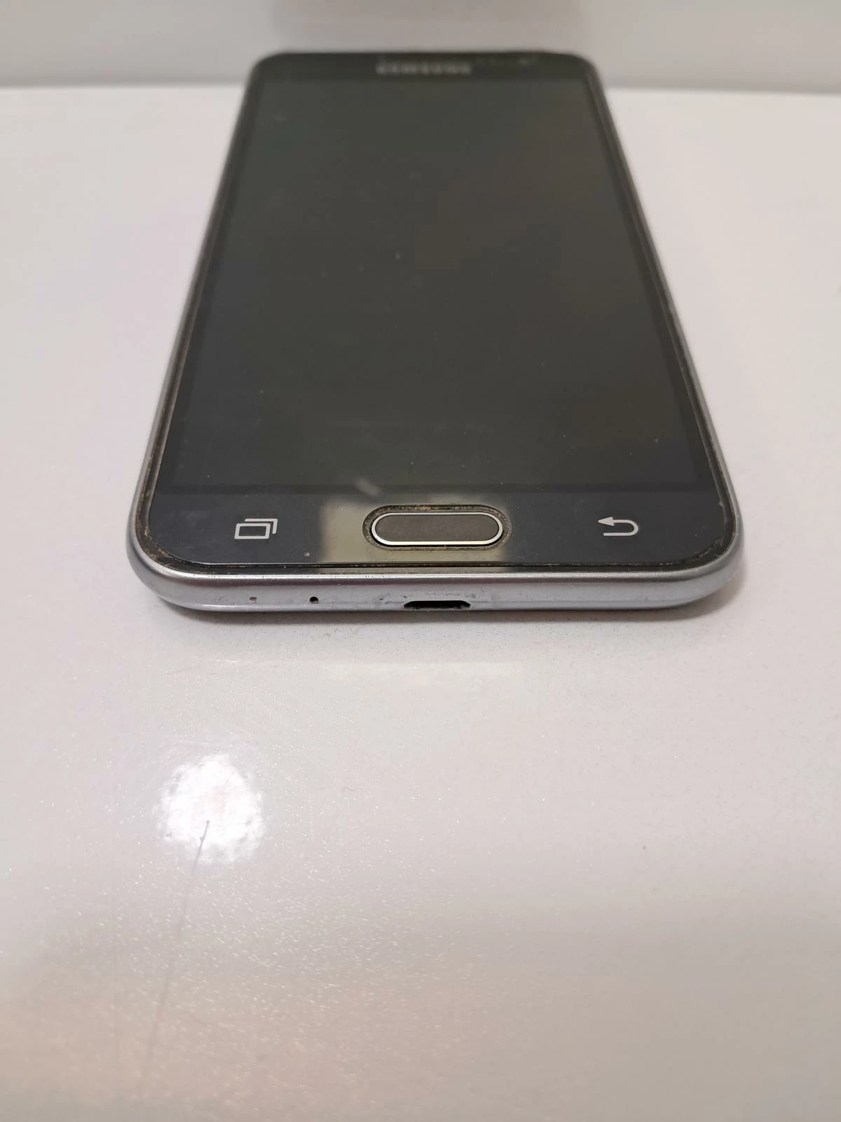 telefon-galaxy-j3-stan-11323-2