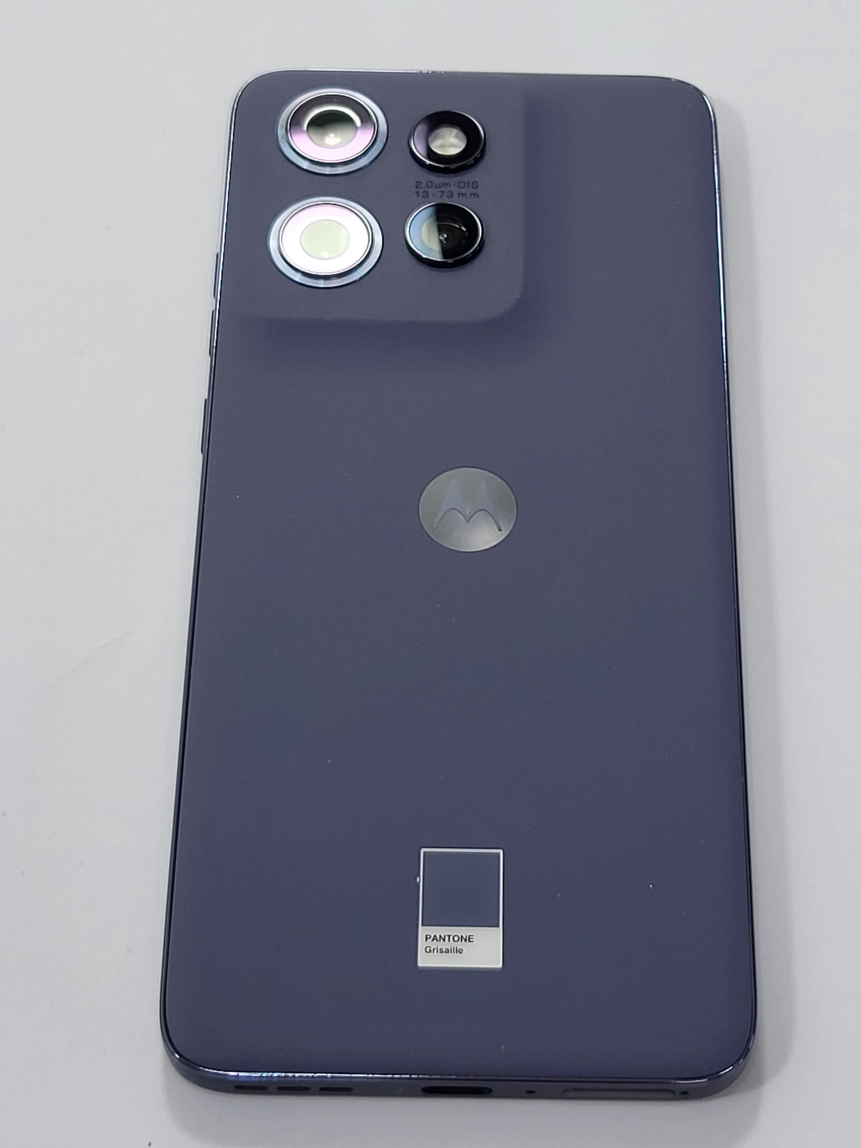 telefon-motorola-edge-50-neo-stan-11323-2