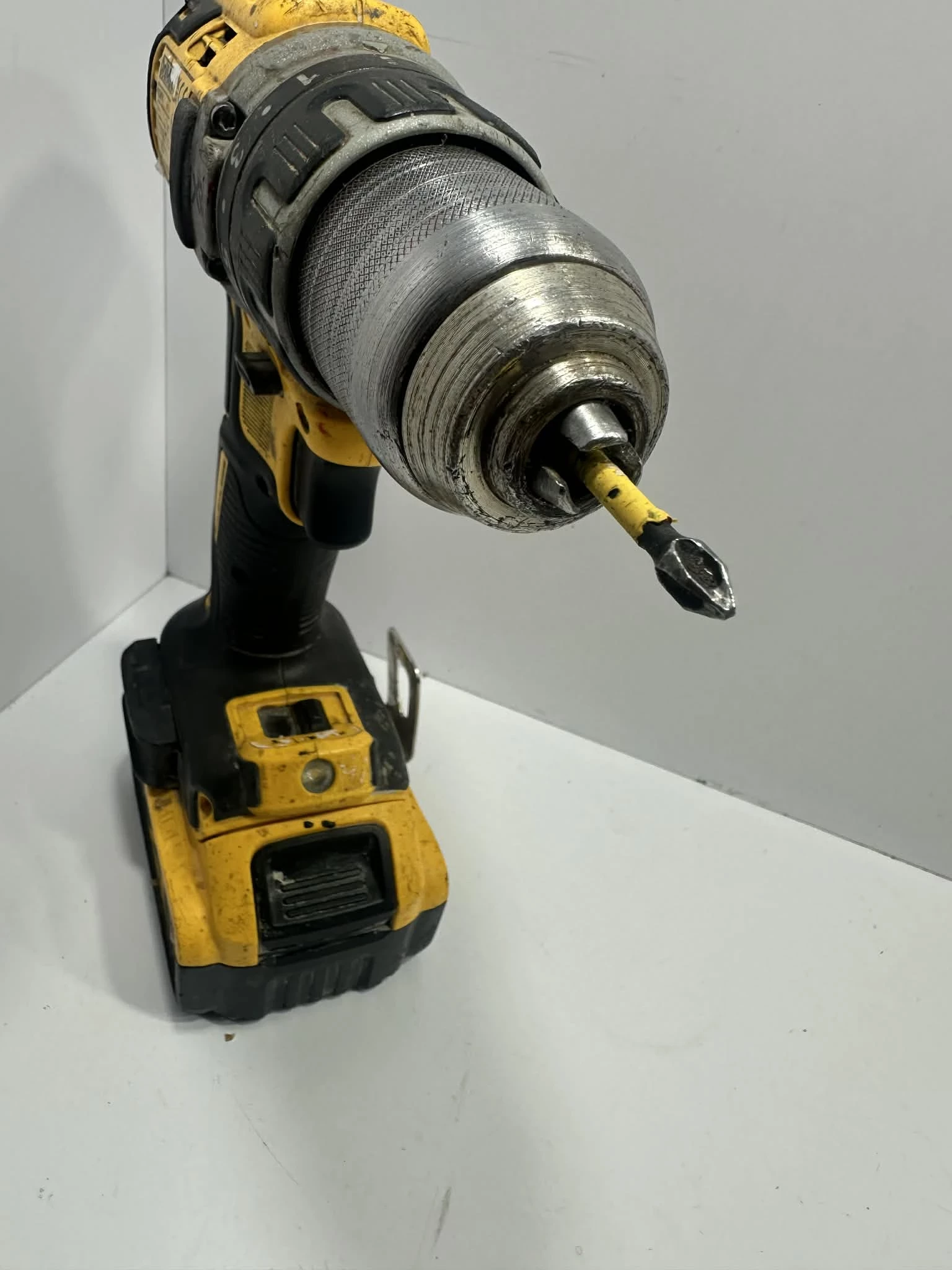 wkretarka-dewalt-dcd-791-pojemnosc-akumulatora-500