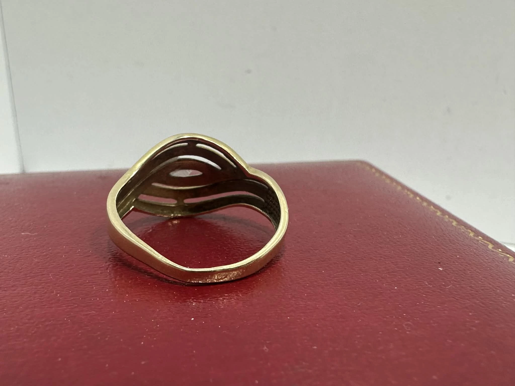 sliczny-zloty-pierscionek-239g585-material-15835-2