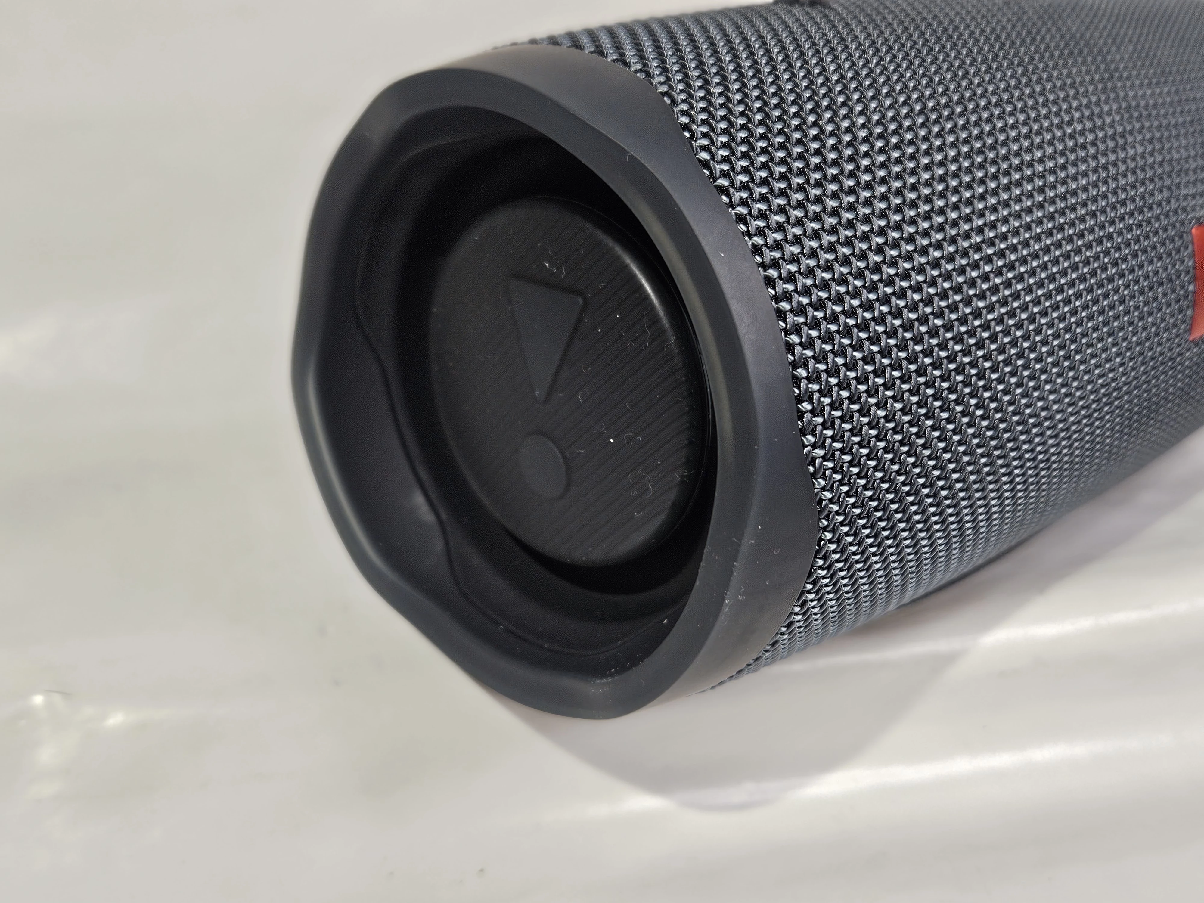 glosnik-jbl-charge-essential-2-stan-11323-2