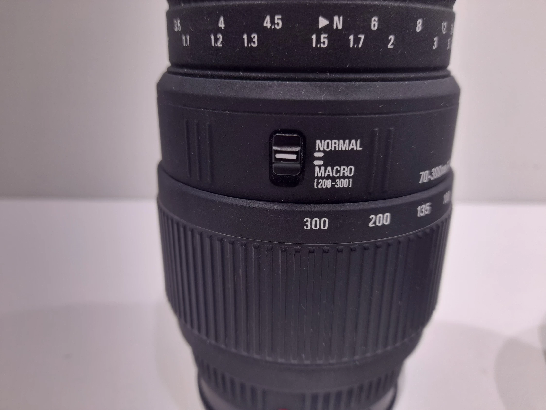 obiektyw-sigma-dg-70-300mm-14-56-kod-producenta-508928