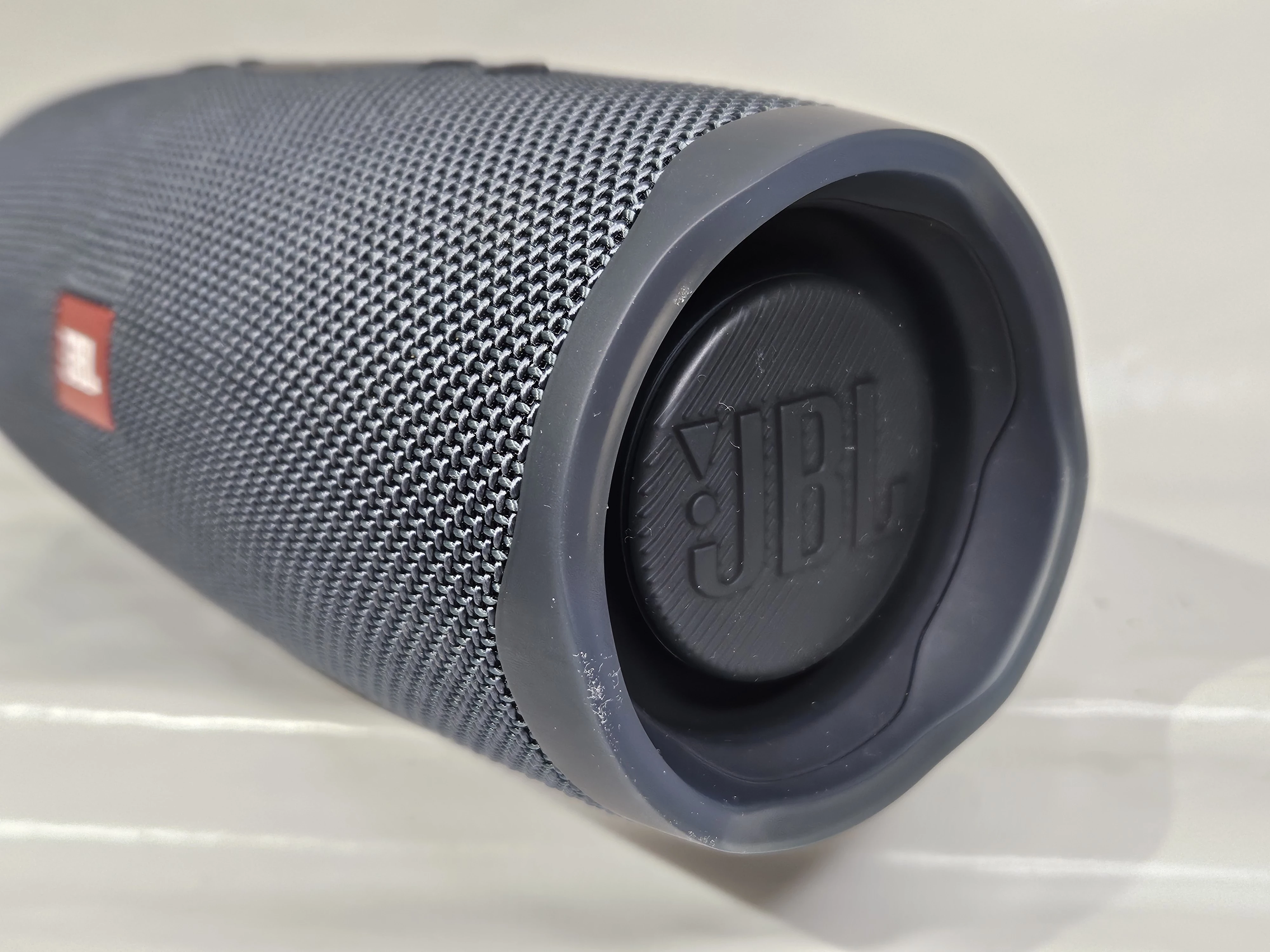 glosnik-jbl-charge-essential-2-moc-4000