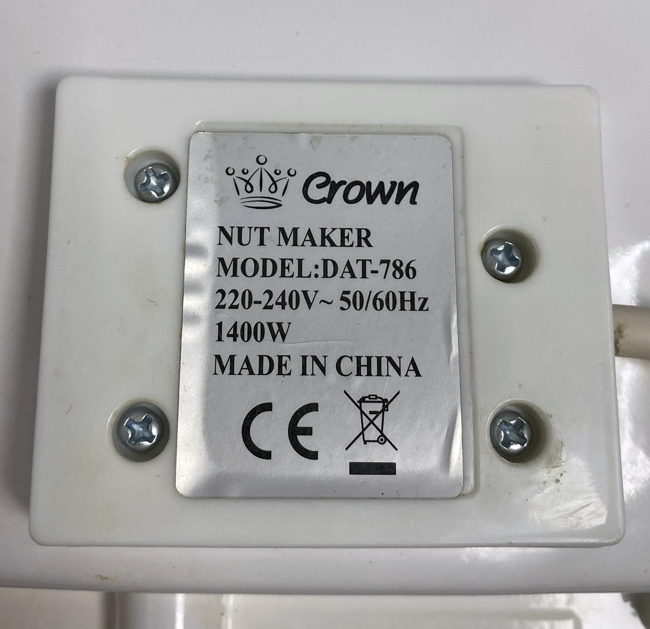 urzadzenie-do-wypieku-orzeszkow-crown-dat-786-model-opiekacz-do-orzeszkow-forma-na-24-orzeszki