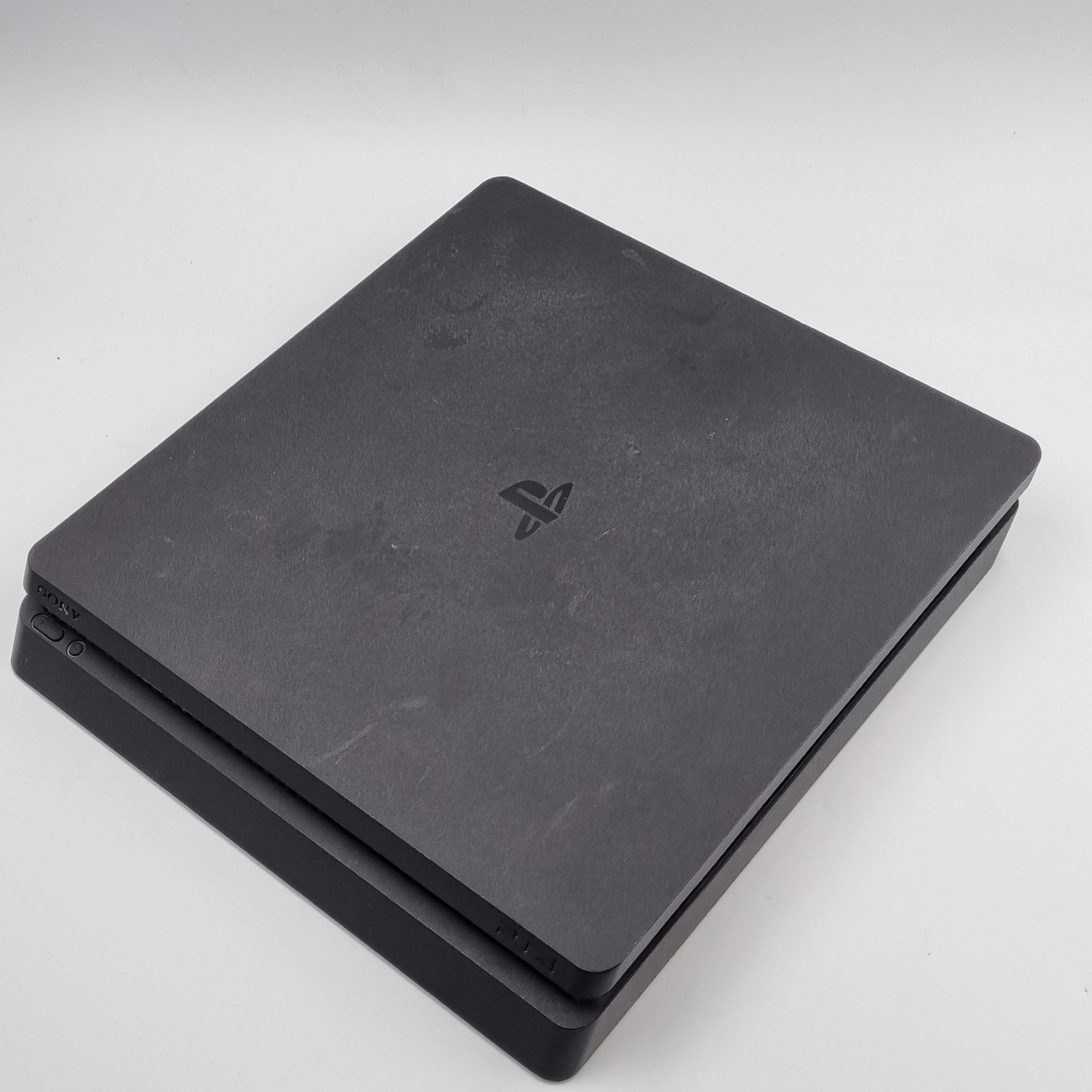 konsola-playstation-4-slim-1tb-2-pady-stan-11323-2