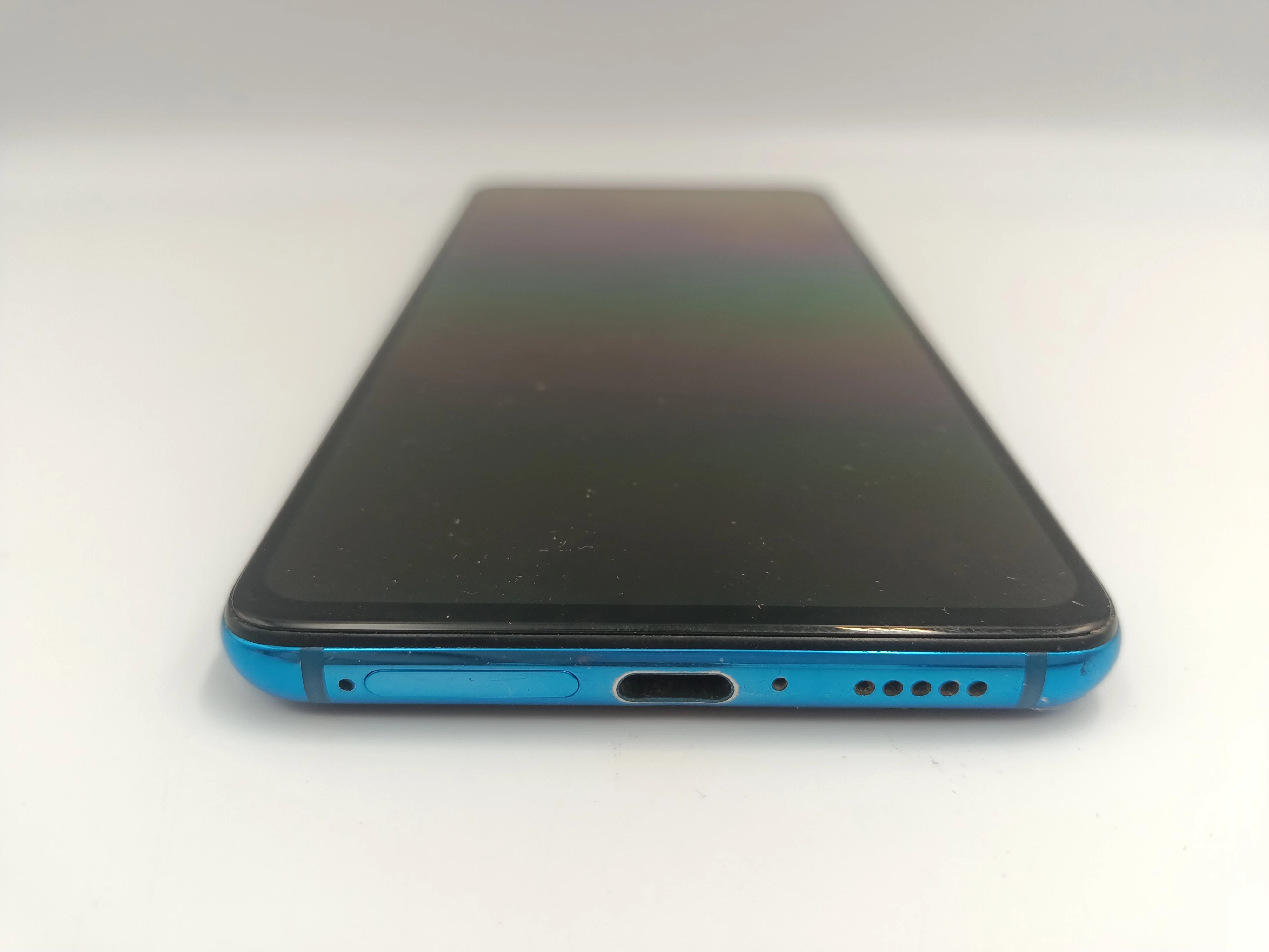 telefon-xiaomi-mi-9t-6gb128gb-przekatna-ekranu-639