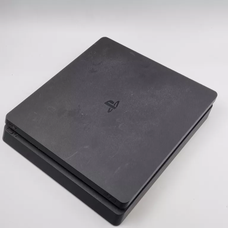 konsola-playstation-4-slim-1tb-2-pady-stan-11323-2