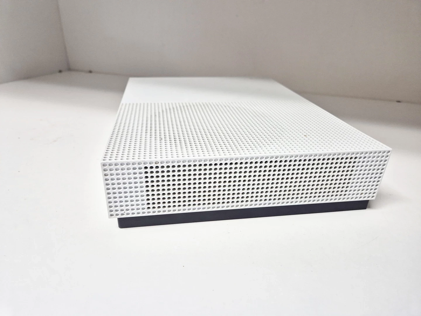 konsola-xbox-one-s-1-tb-all-digital-edition-m1681-stan-11323-2