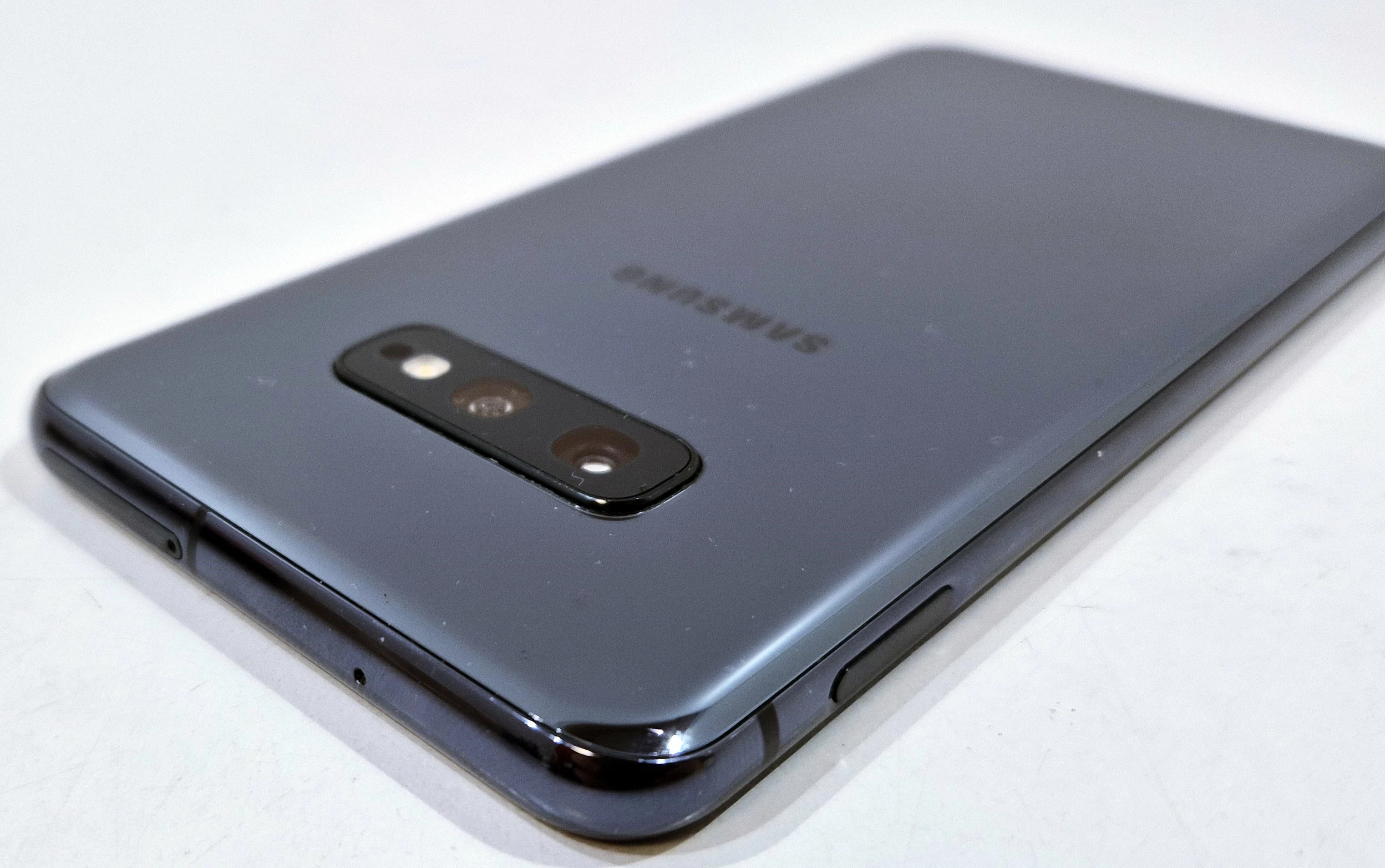 telefon-samsung-galaxy-s10e-6128gb-kod-producenta-sm-g970fzkdxeo