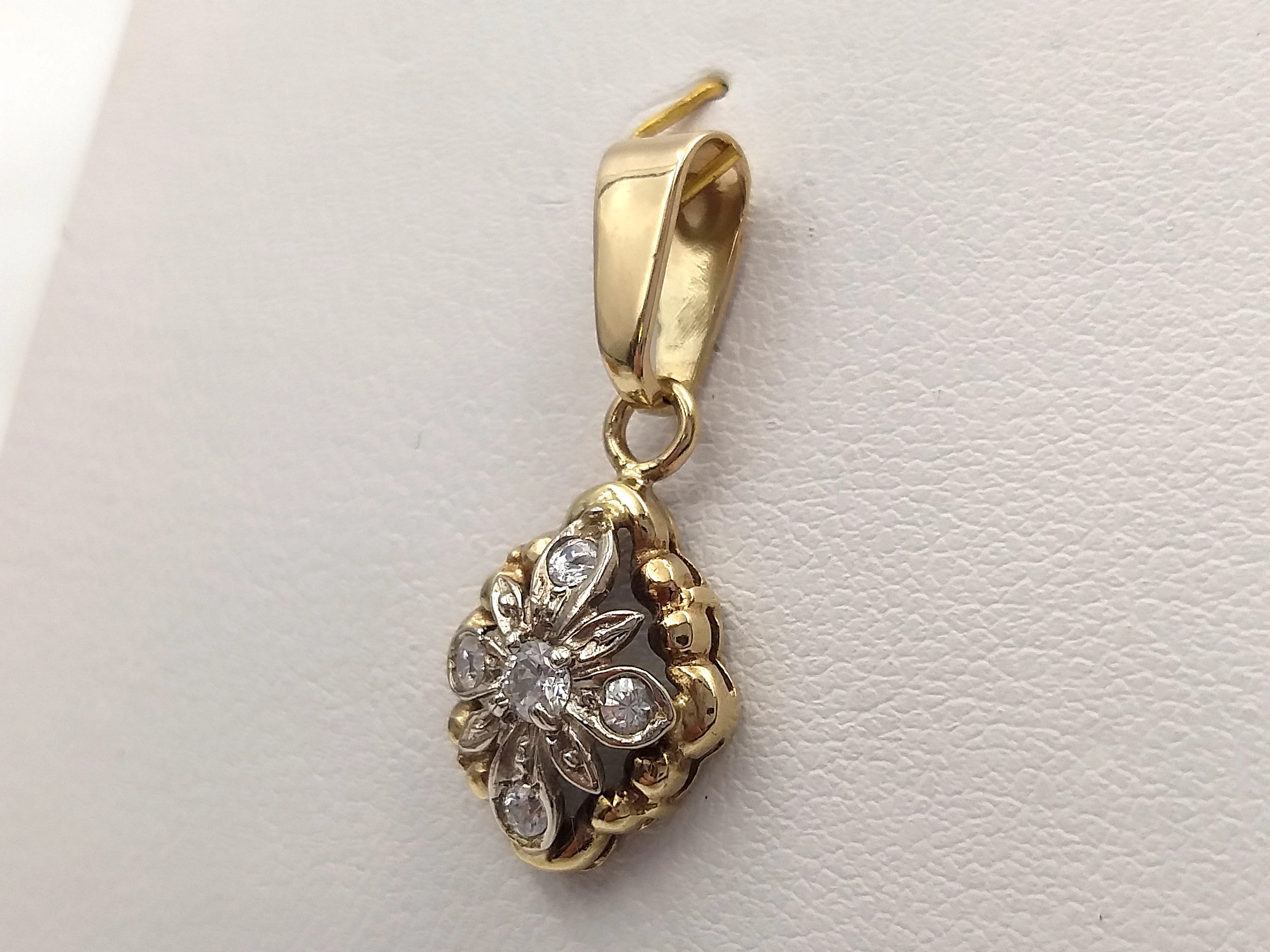 zlota-zawieszka-z-cyrkoniami-333-198-g-stan-11323-2