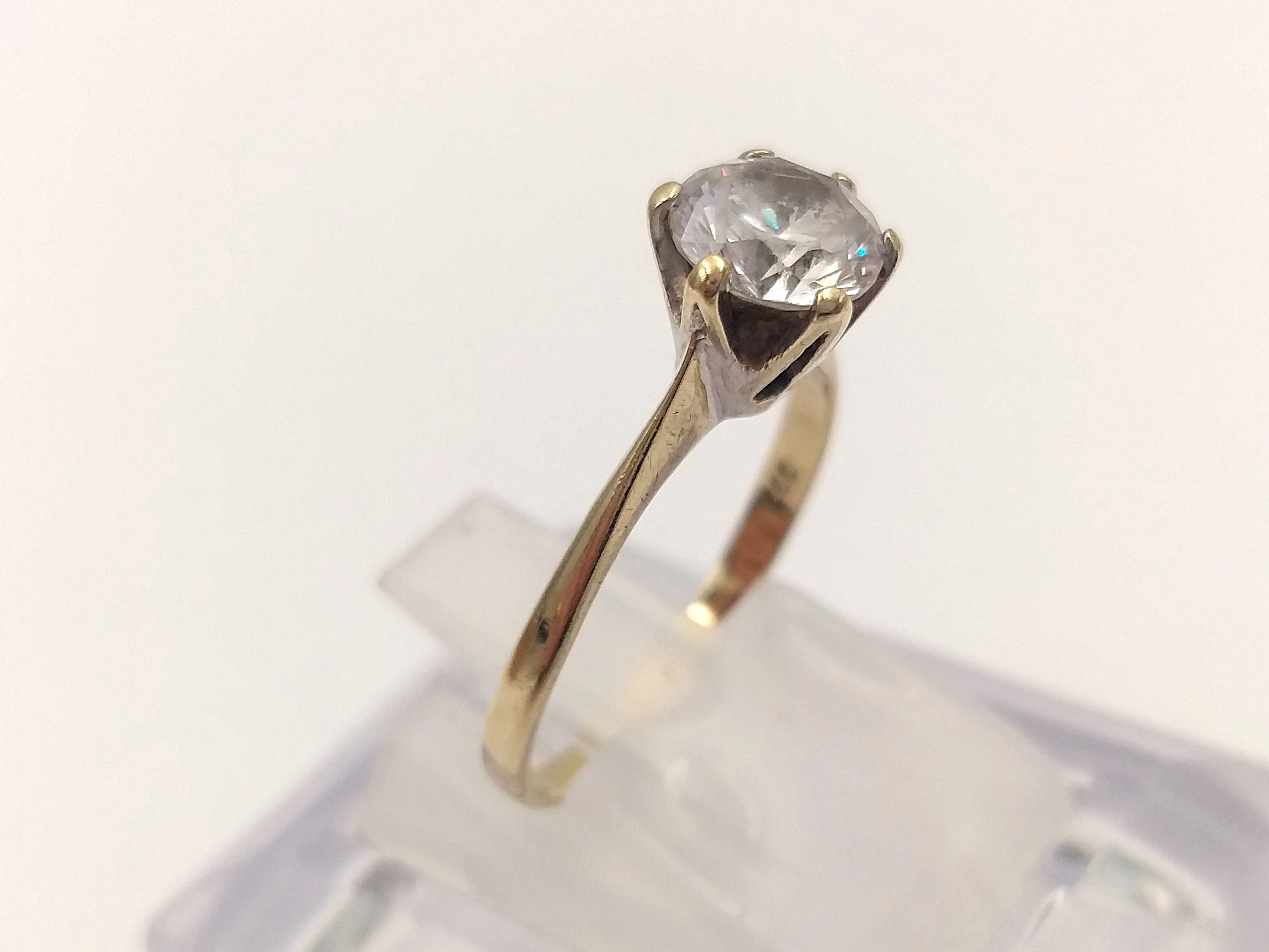 zloty-pierscionek-z-cyrkonia-333-197-g-r-16-ean-gtin-5903772009019