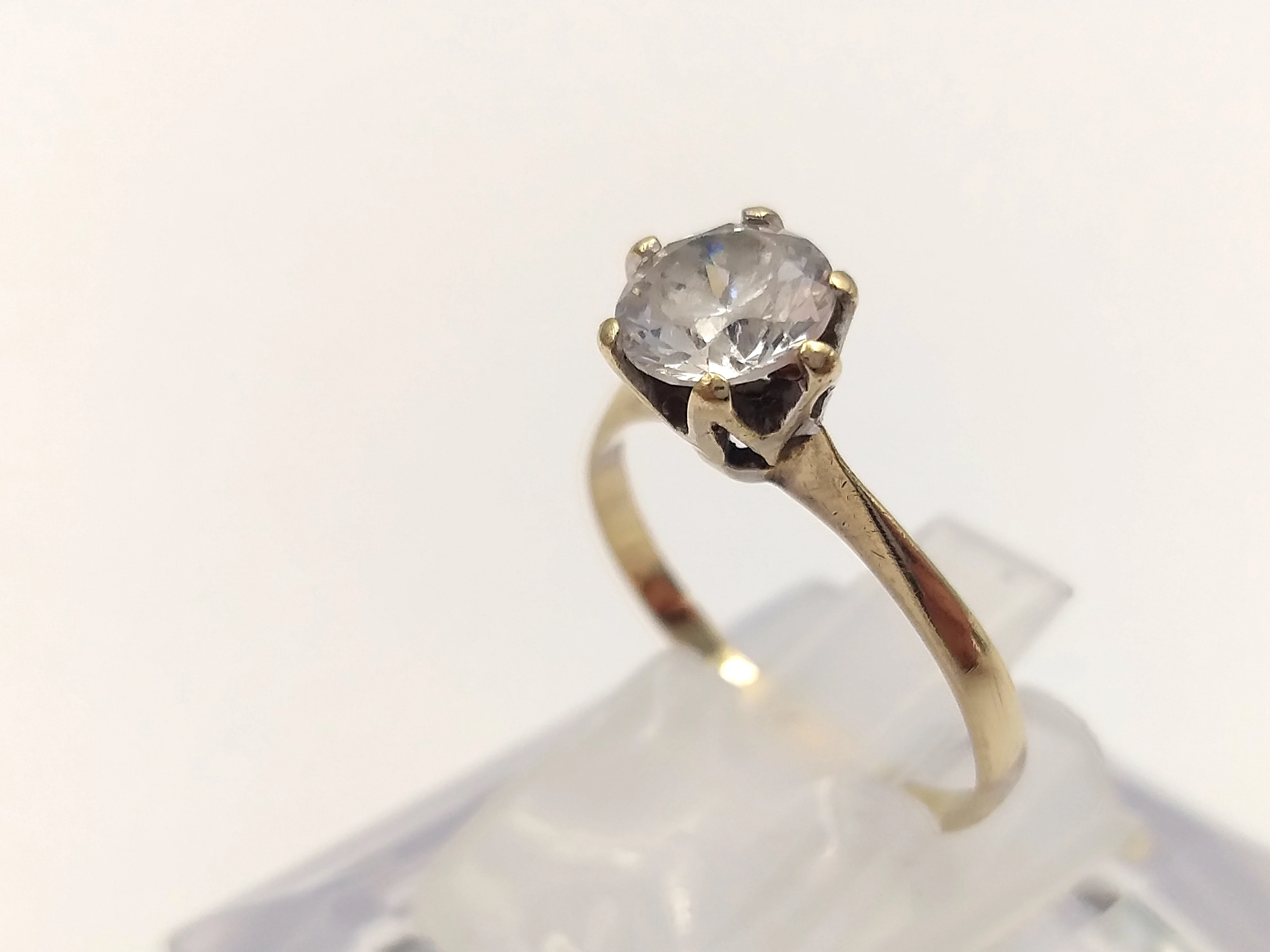 zloty-pierscionek-z-cyrkonia-333-197-g-r-16-stan-11323-2