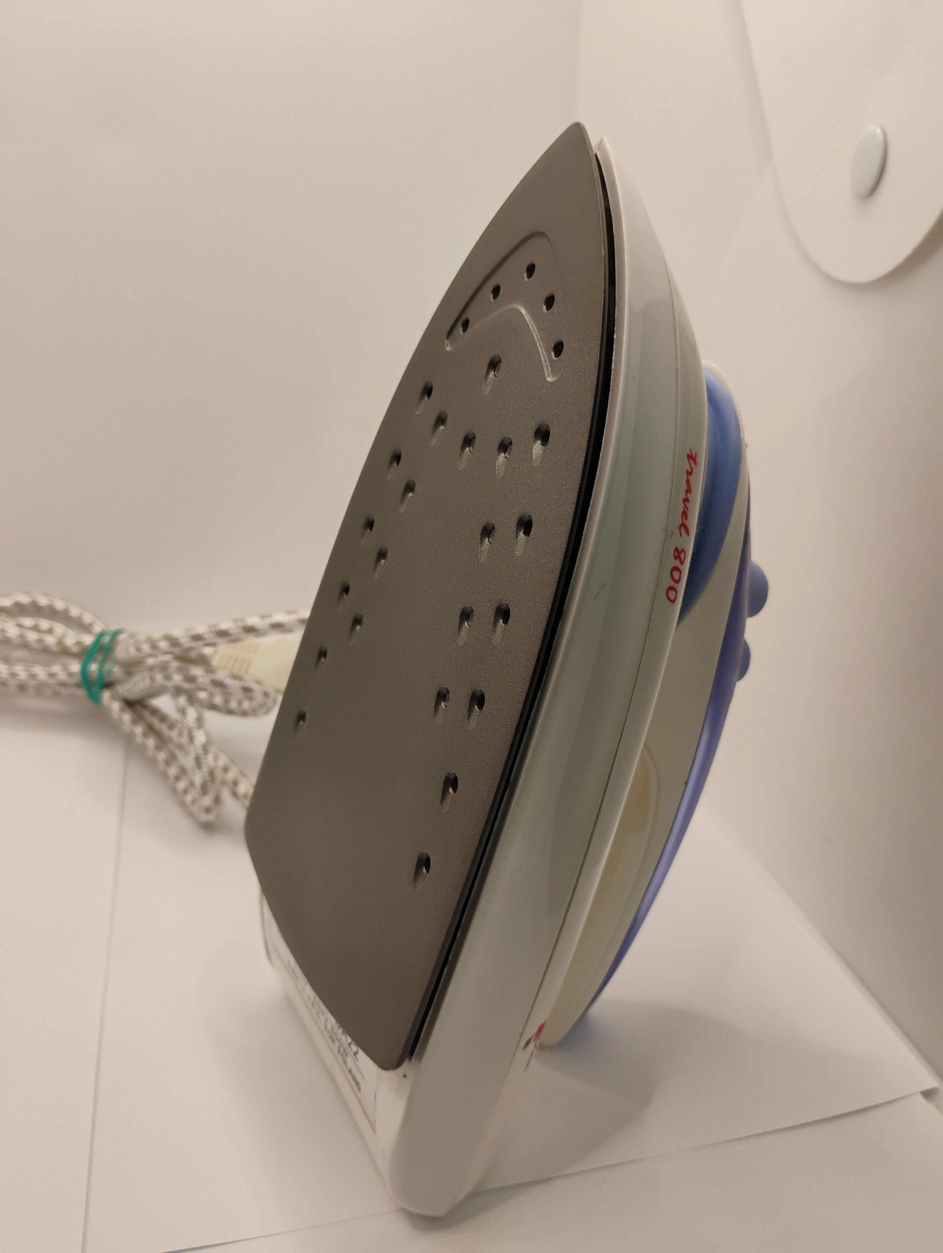 zelazko-turystyczne-eldom-travel-800-stan-11323-2