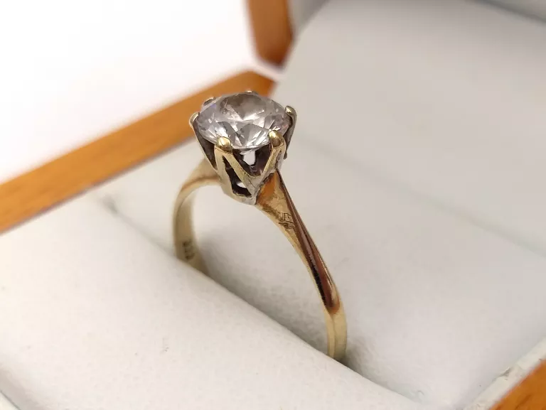 zloty-pierscionek-z-cyrkonia-333-197-g-r-16-kamien-17088-524288