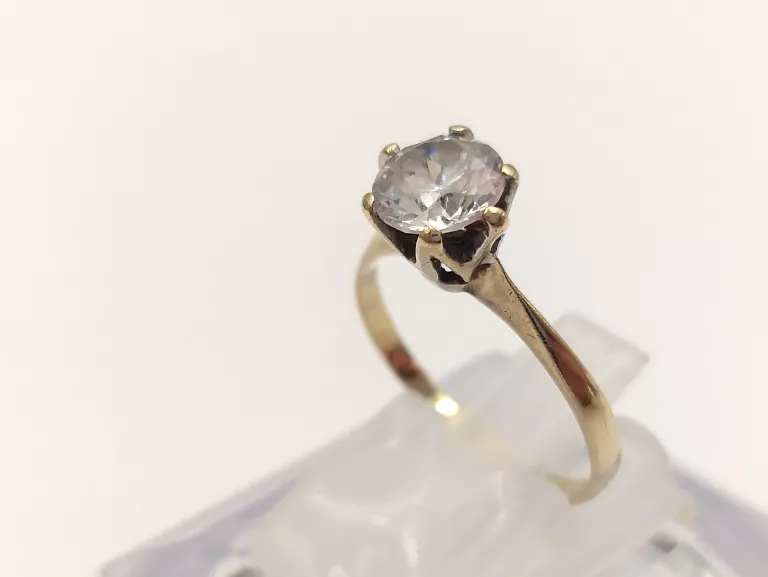 zloty-pierscionek-z-cyrkonia-333-197-g-r-16-stan-11323-2