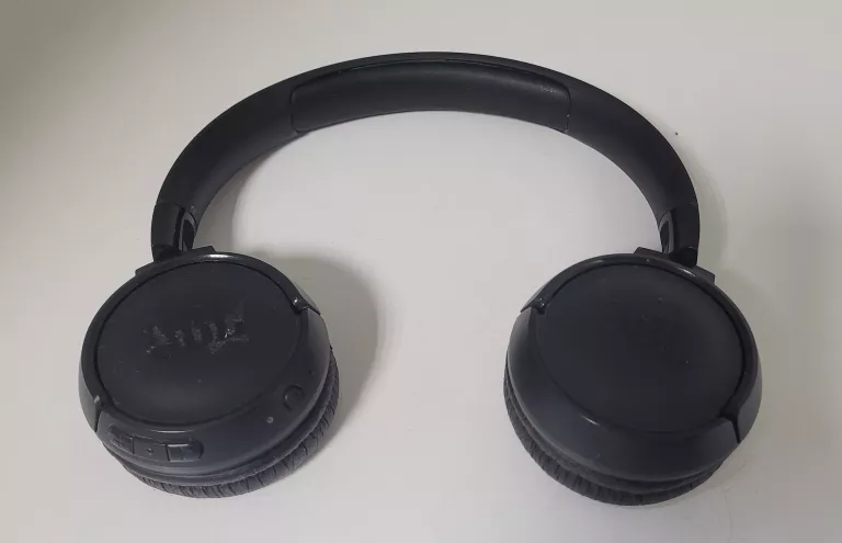 sluchawki-bezprzewodowe-jbl-tune-520bt-stan-11323-2