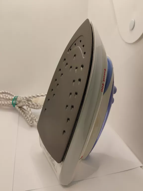 zelazko-turystyczne-eldom-travel-800-stan-11323-2