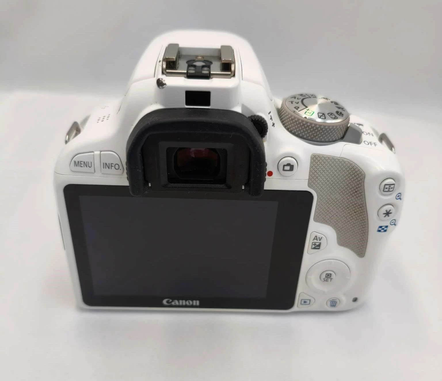 canon-eos100d-bialy-obiektyw-canon-18-552xbateriasd-16gbladowarka-rozmiar-matrycy-206882-228774