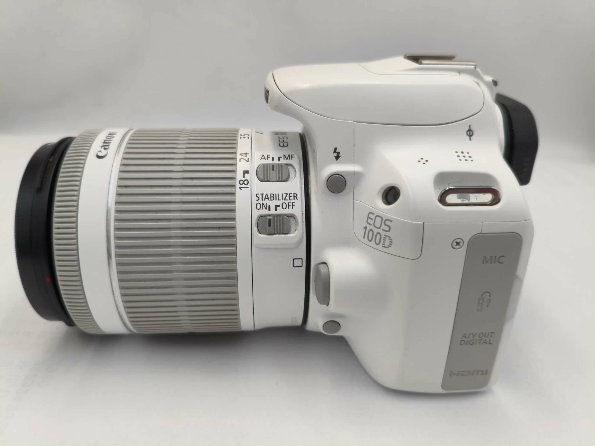 canon-eos100d-bialy-obiektyw-canon-18-552xbateriasd-16gbladowarka-model-100d-wh-18-55-s-wh-4ce