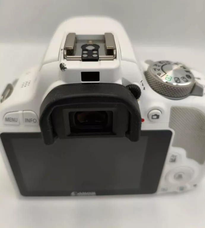 canon-eos100d-bialy-obiektyw-canon-18-552xbateriasd-16gbladowarka-jakosc-video-206962-228942