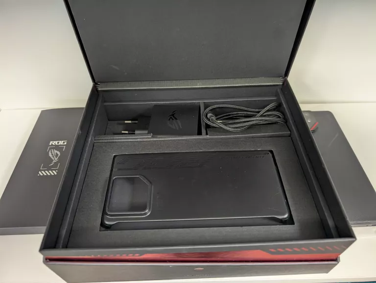 telefon-rog-phone-9-pro-stan-11323-2