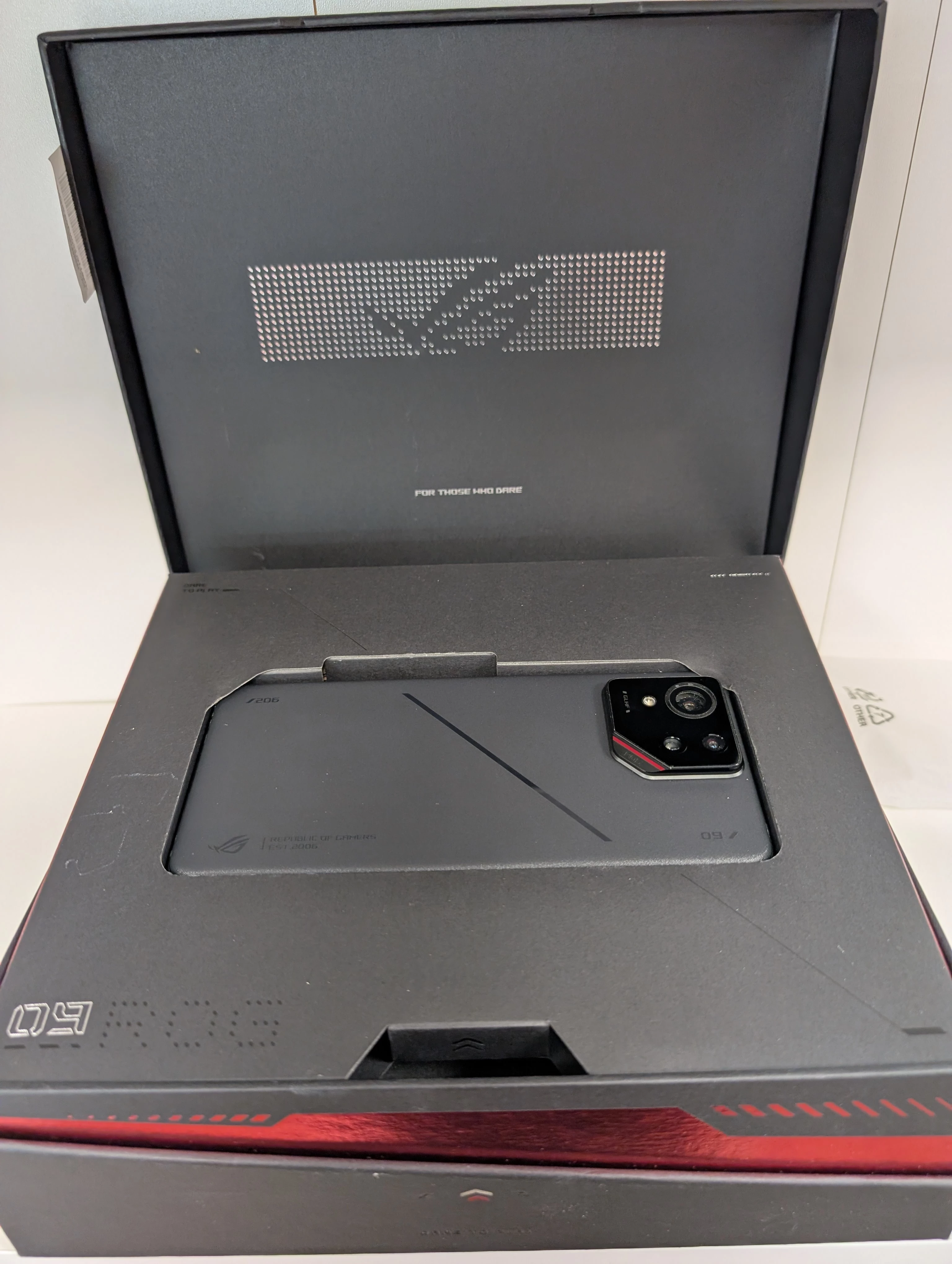 telefon-rog-phone-9-pro-wierzynskiego-20-legnica