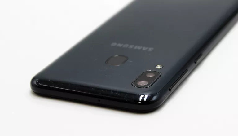 telefon-samsung-galaxy-a20e-332gb-58-czarny-sm-a202fds-typ-202685-212929