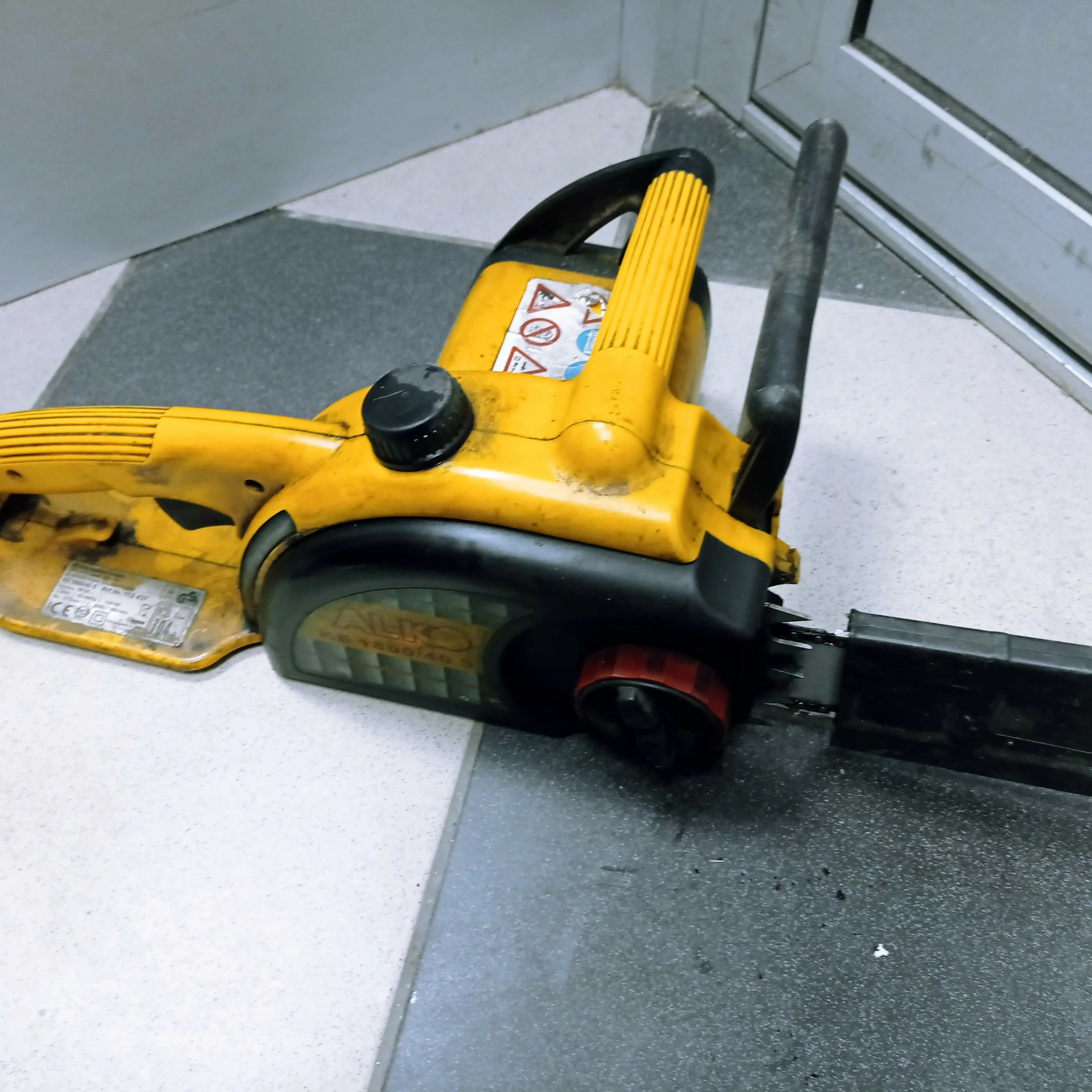 pila-lancuchowa-elektryczna-alko-maksymalna-moc-1800