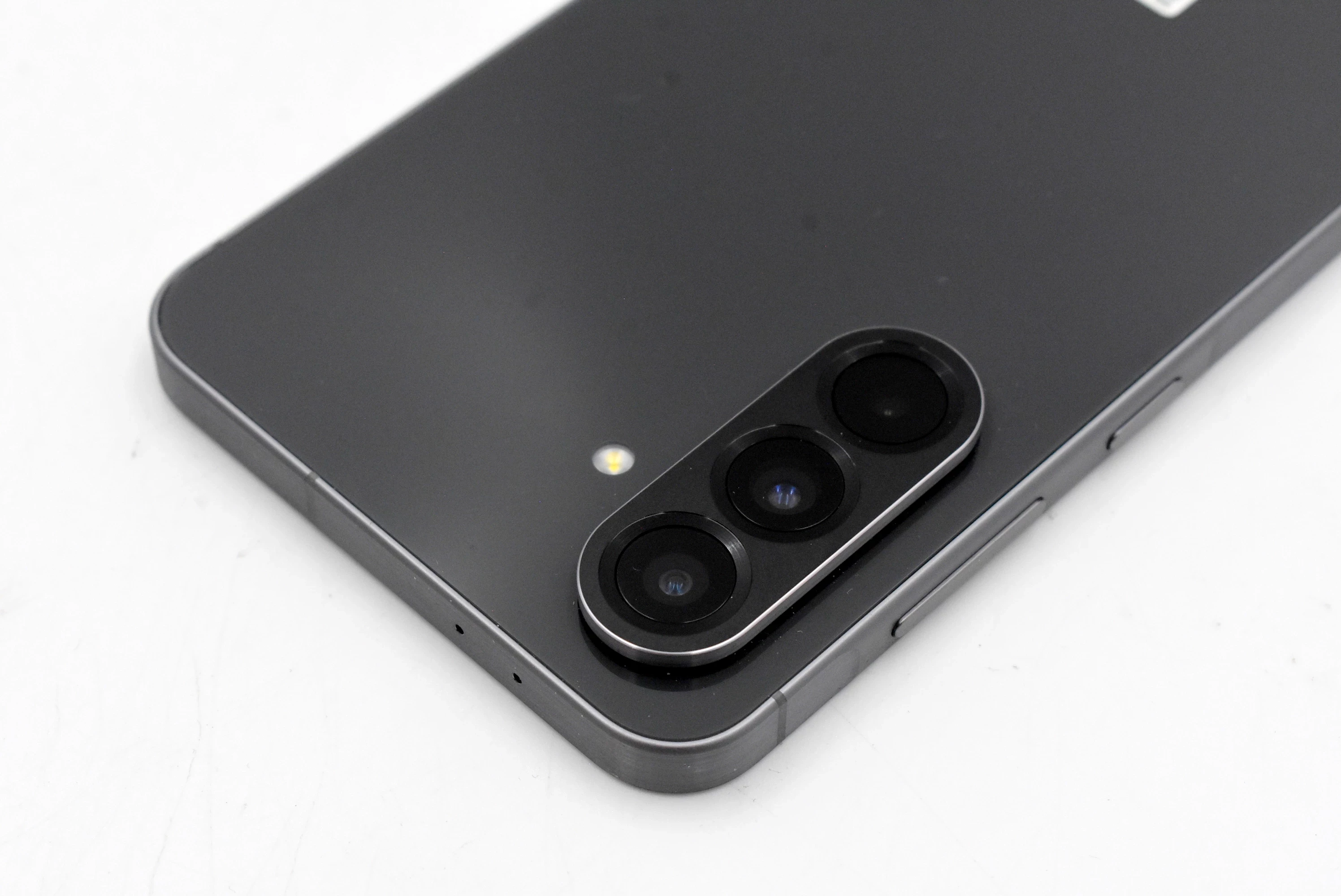 telefon-samsung-galaxy-a56-5g-8gb256gb-sm-a566b-typ-202685-212929