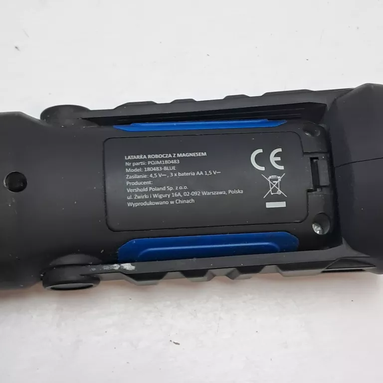 latarka-warsztatowa-led-lethe-z-magnesami-haczykiem-pod-maske-na-baterie-kod-producenta-5609288278870