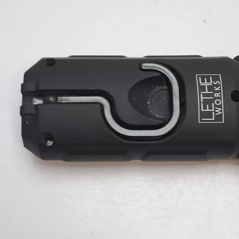 latarka-warsztatowa-led-lethe-z-magnesami-haczykiem-pod-maske-na-baterie-marka-248811-973689