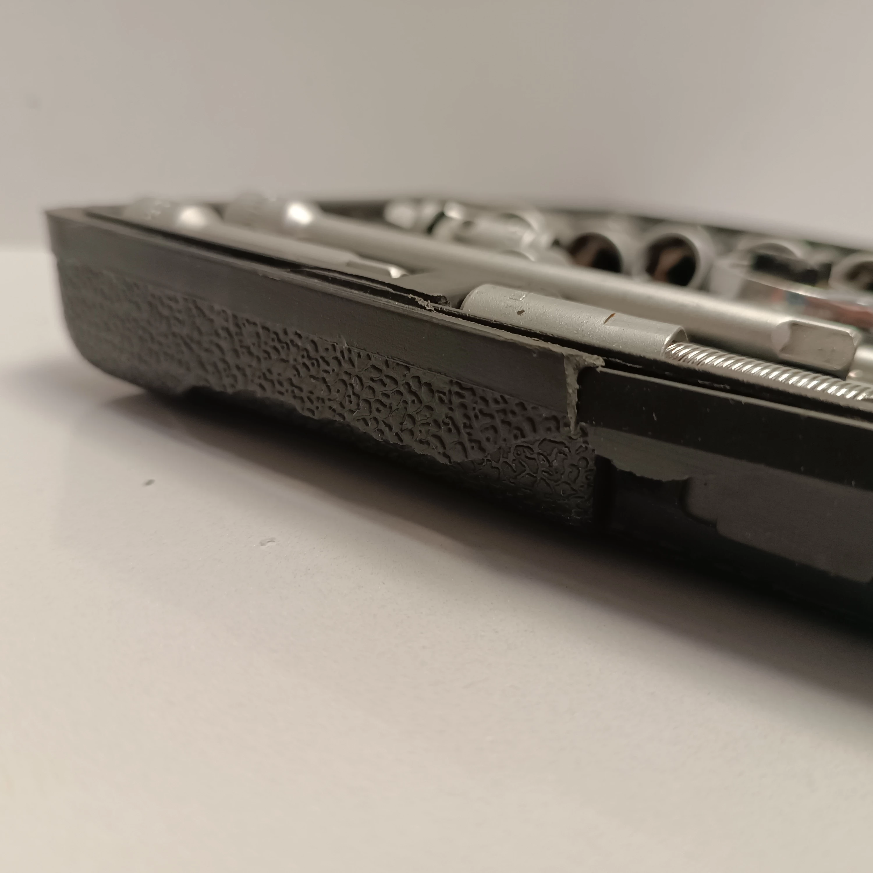 zestwa-kluczy-nasadkowych-z-grzechotka-stan-11323-2