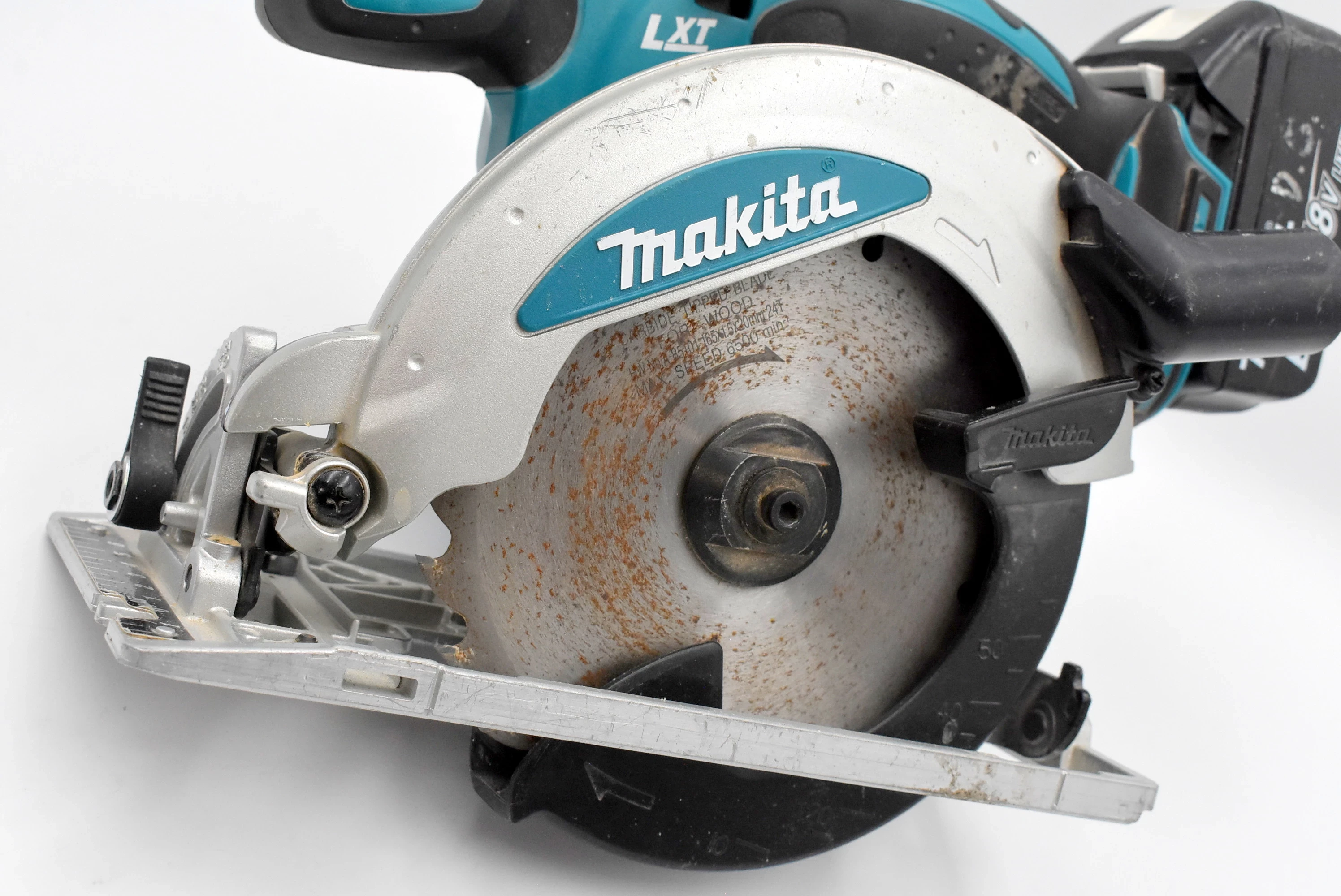 akumulatorowa-pilarka-tarczowa-makita-dss610-18v-165mm-30ah-kod-producenta-dss610z