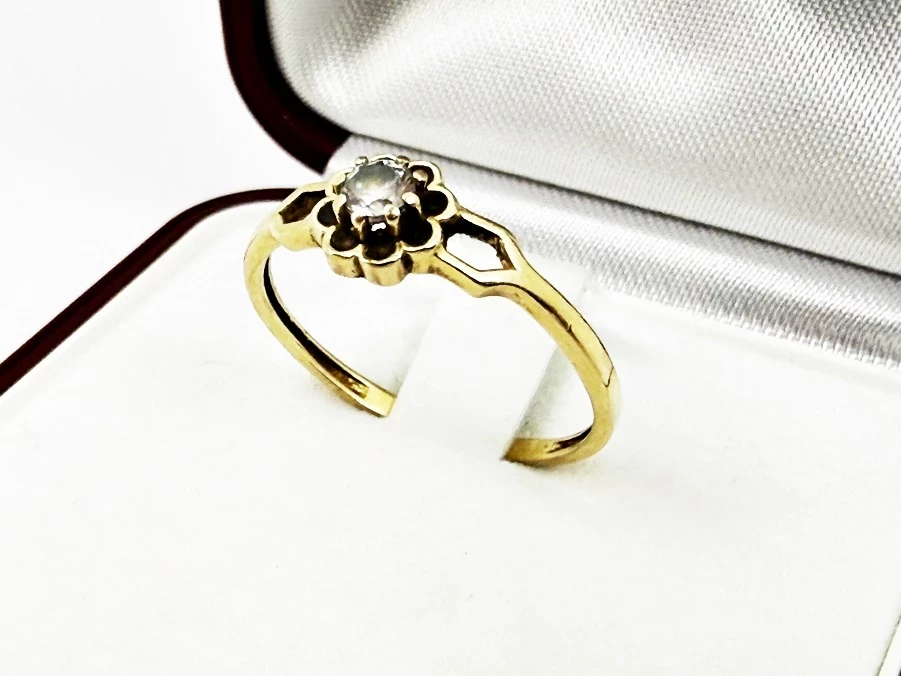 zloty-pierscionek-p585-kwiatek-z-cyrkonia-rozmiar-16-waga-128-krzywoustego-324-wroclaw