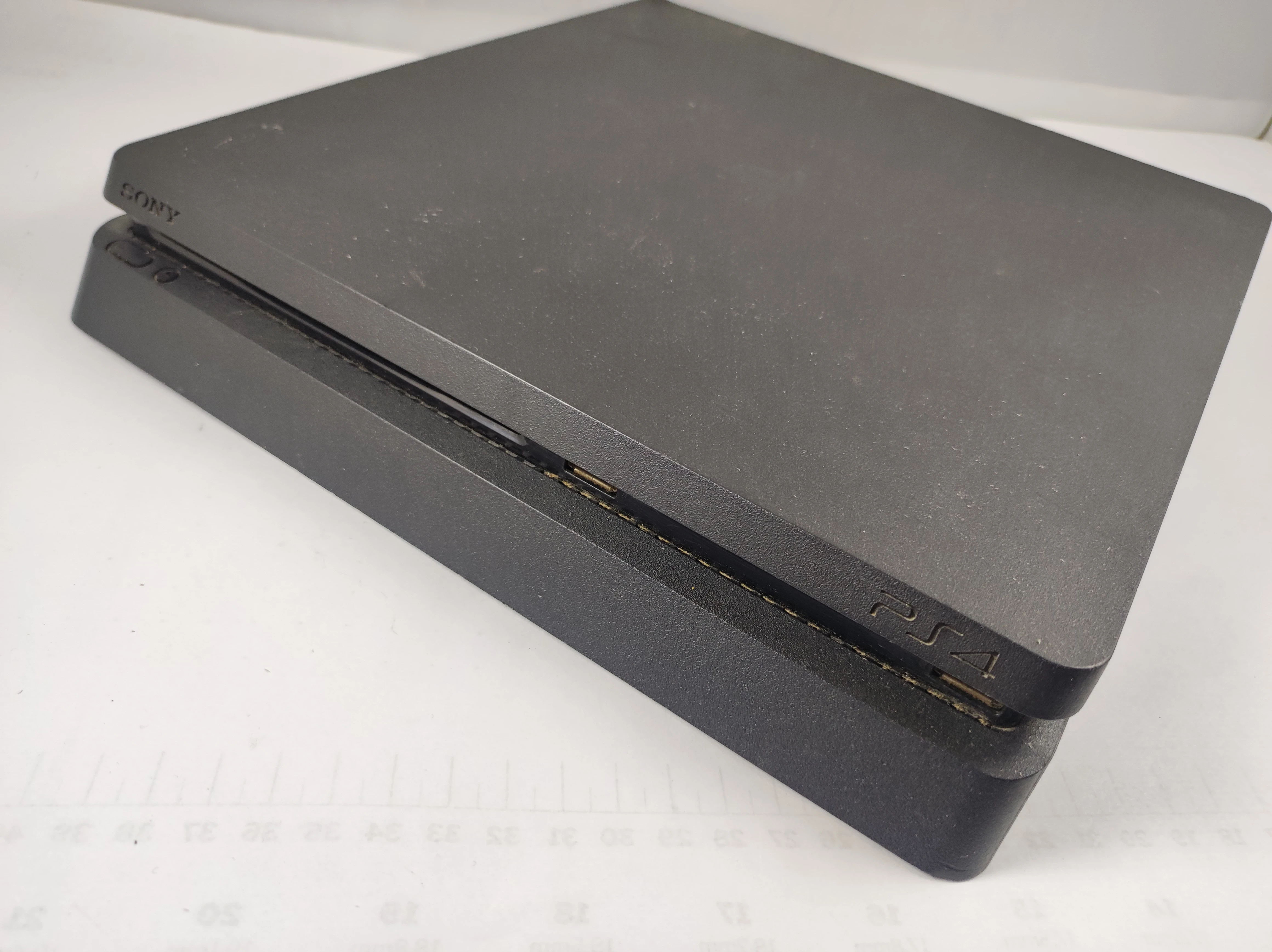 konsola-ps4-slim-1tb-3-gry-kod-producenta-cuh-2116b