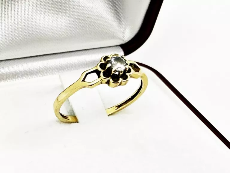 zloty-pierscionek-p585-kwiatek-z-cyrkonia-rozmiar-16-waga-128-material-15835-2