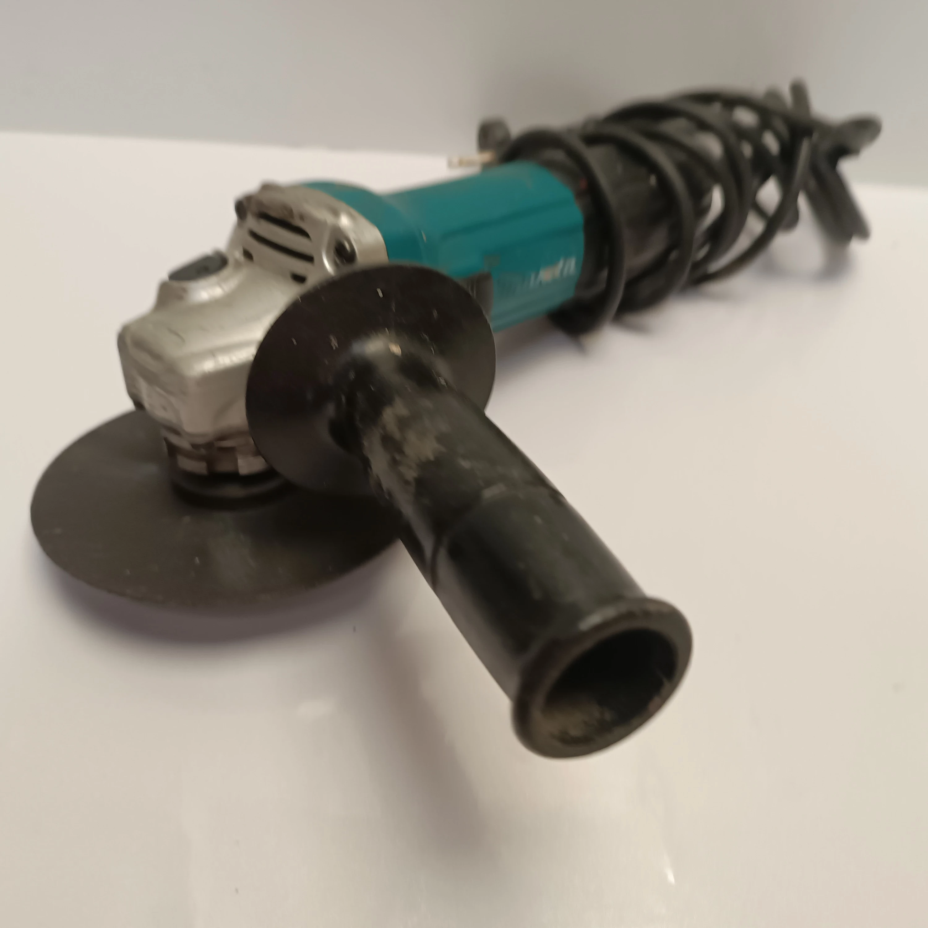 szlifierka-katowa-makita-ga5030-rodzaj-zasilania-128529-2