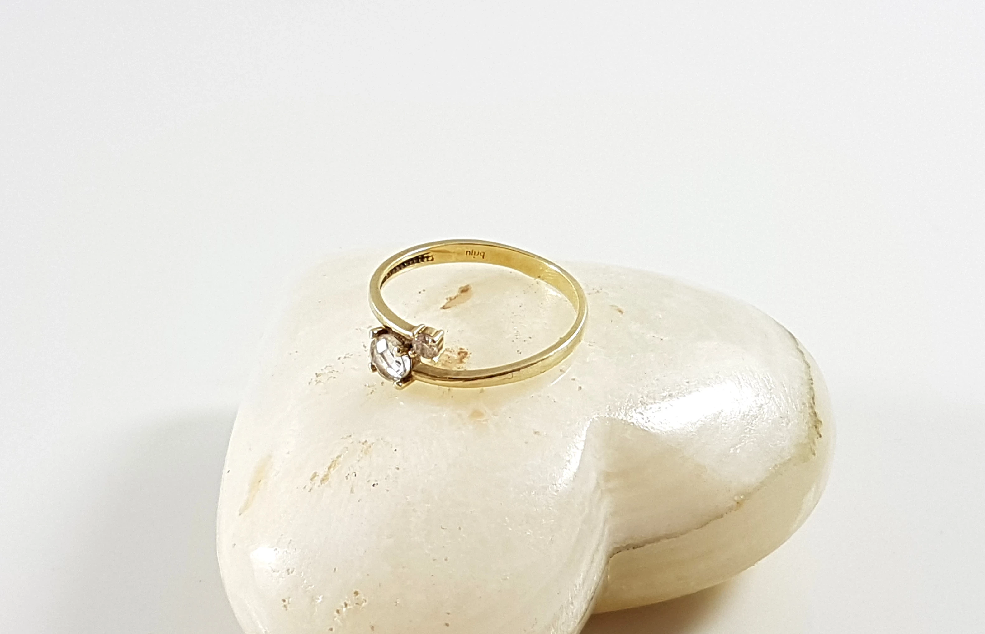 zloty-pierscionek-z-cyrkonia-333-121g-roz-12-plec-15851-1