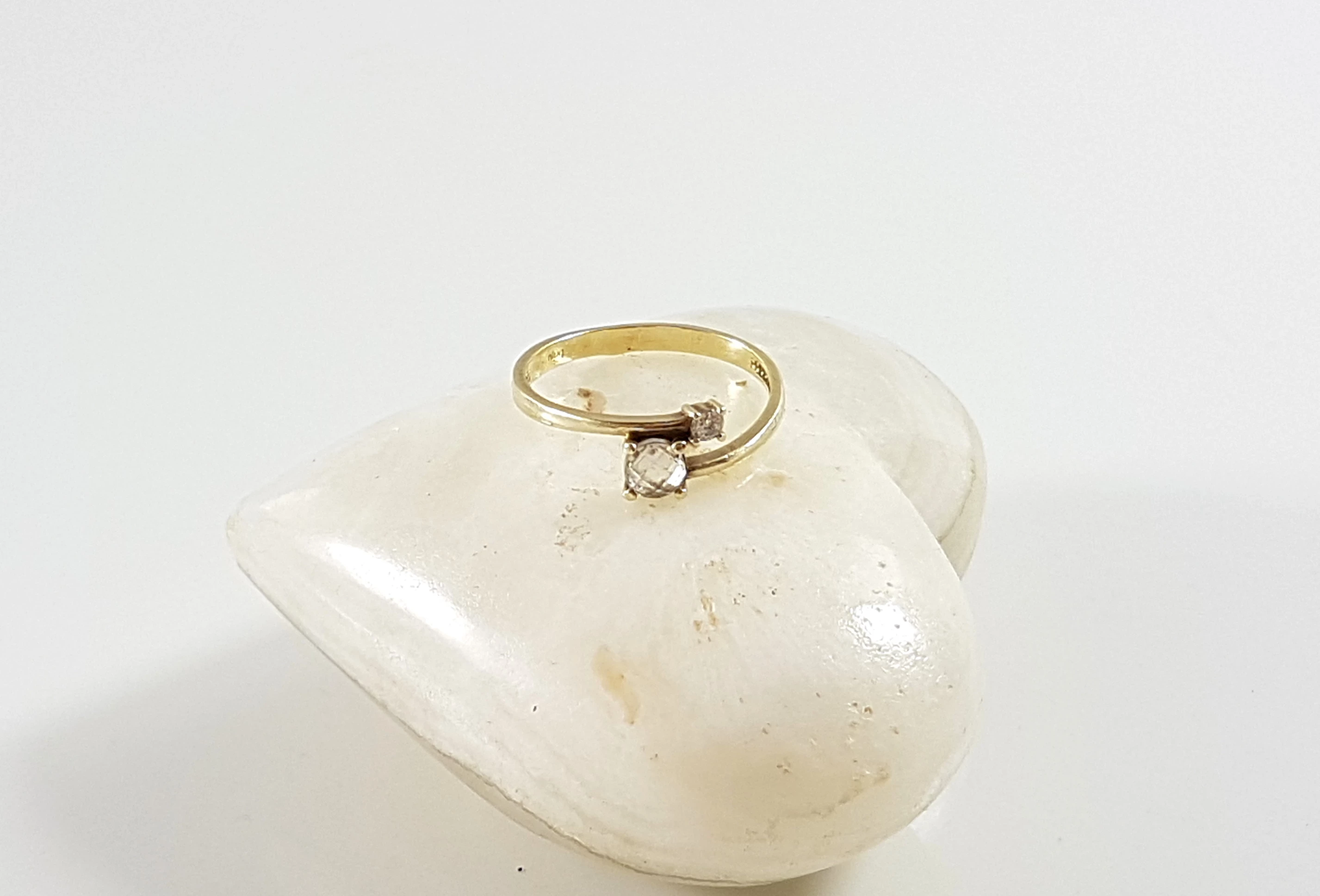 zloty-pierscionek-z-cyrkonia-333-121g-roz-12-marka-248811-958954