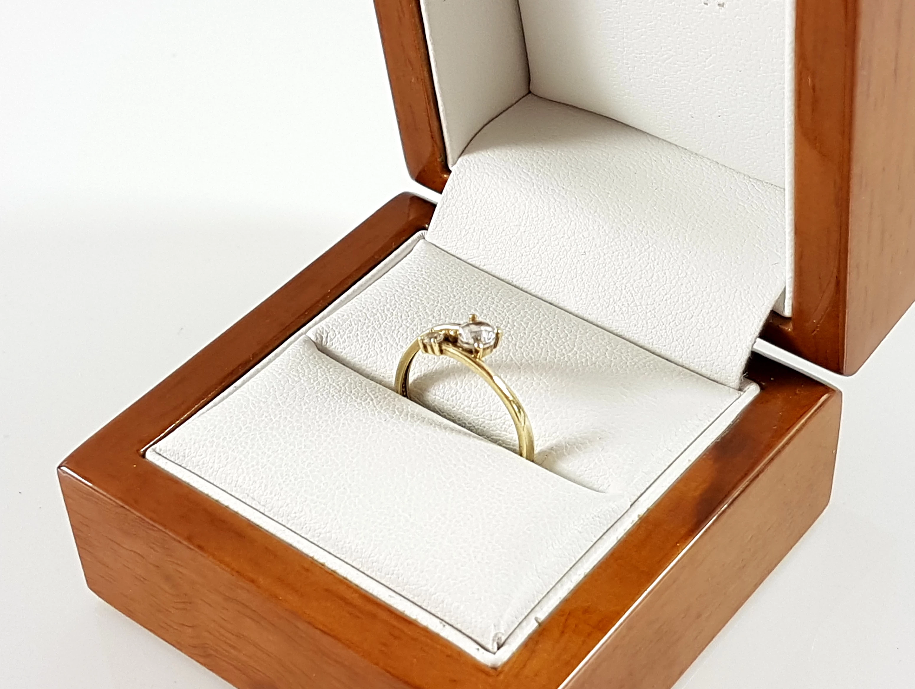 zloty-pierscionek-z-cyrkonia-333-121g-roz-12-stan-11323-2