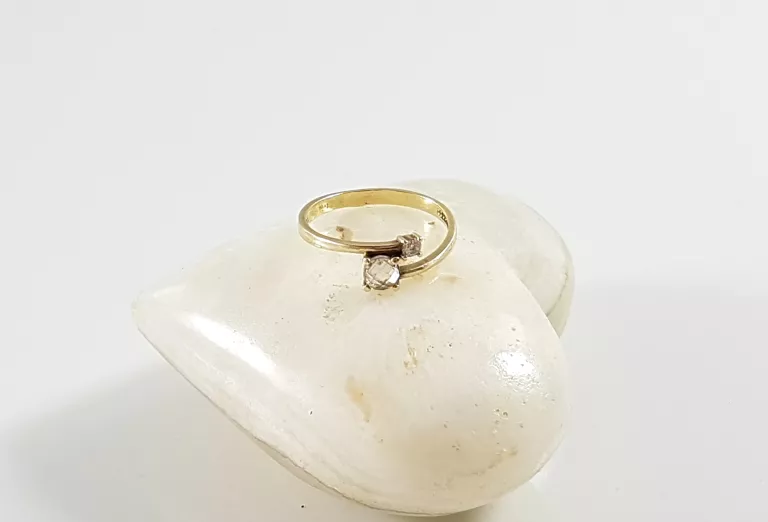 zloty-pierscionek-z-cyrkonia-333-121g-roz-12-marka-248811-958954