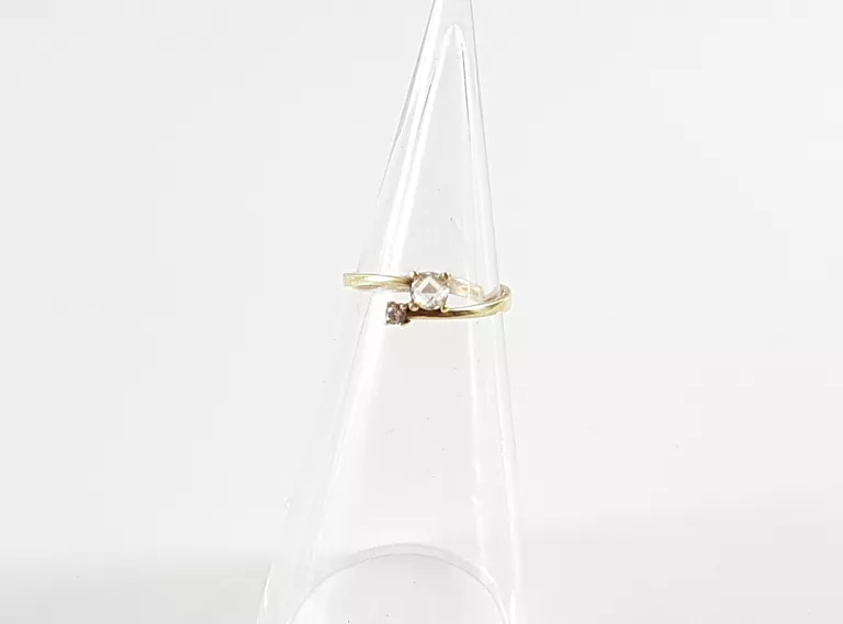 zloty-pierscionek-z-cyrkonia-333-121g-roz-12-motyw-129129-1