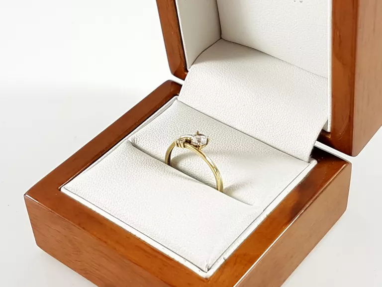 zloty-pierscionek-z-cyrkonia-333-121g-roz-12-stan-11323-2