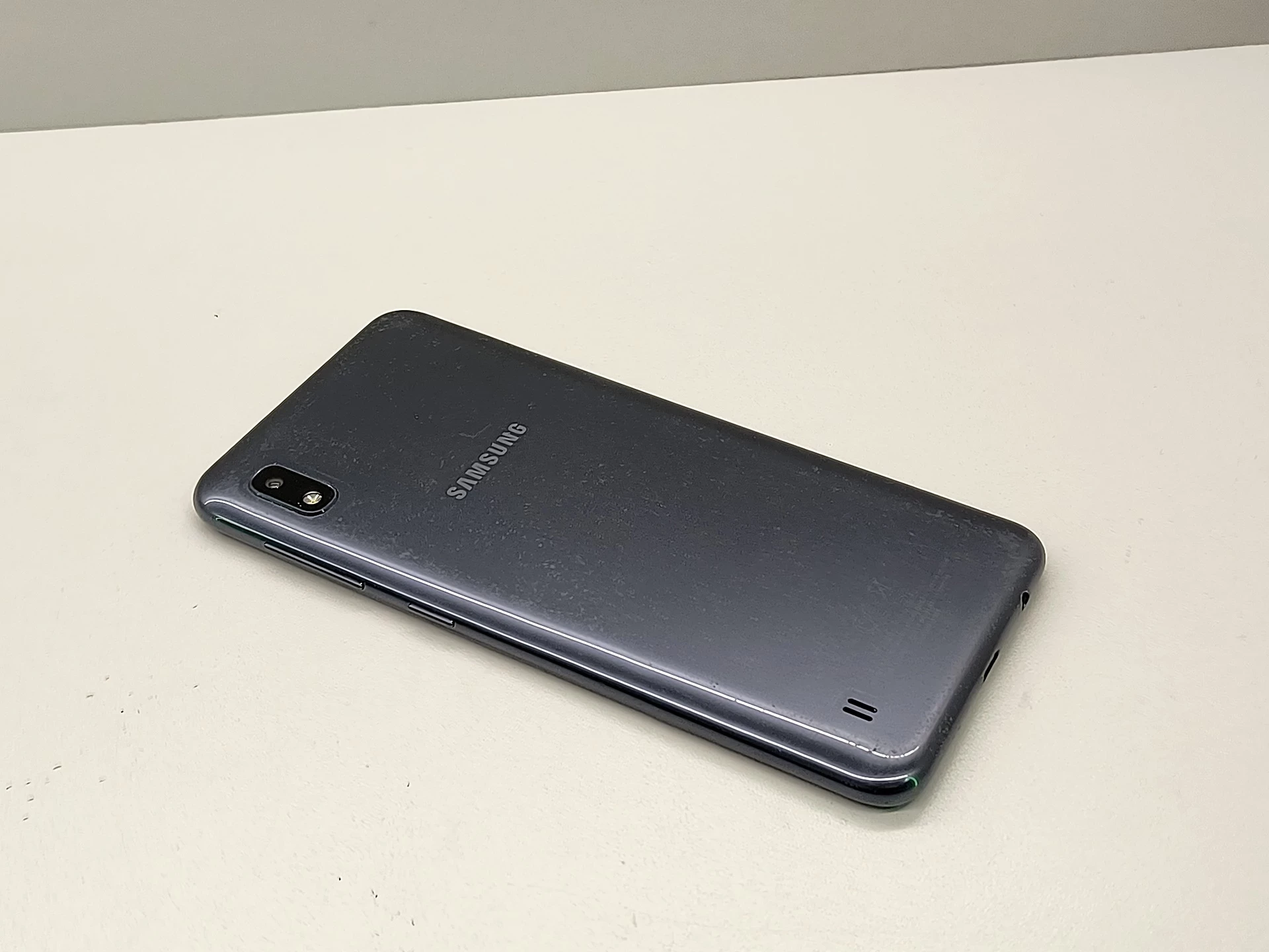 telefon-samsung-galaxy-a10-232-gb-pojemnosc-akumulatora-3400