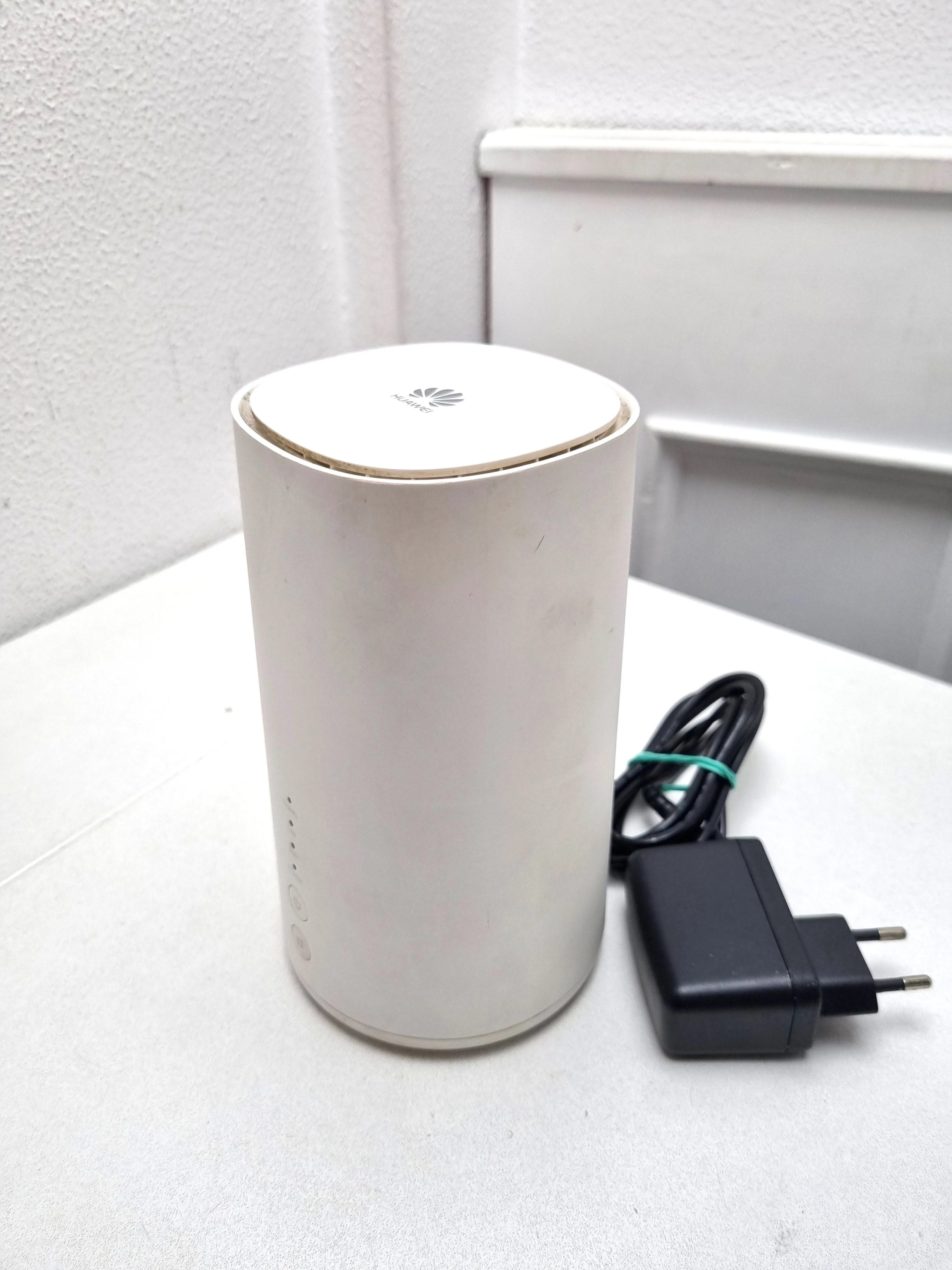 router-huawei-b528-zasilacz-stan-11323-2