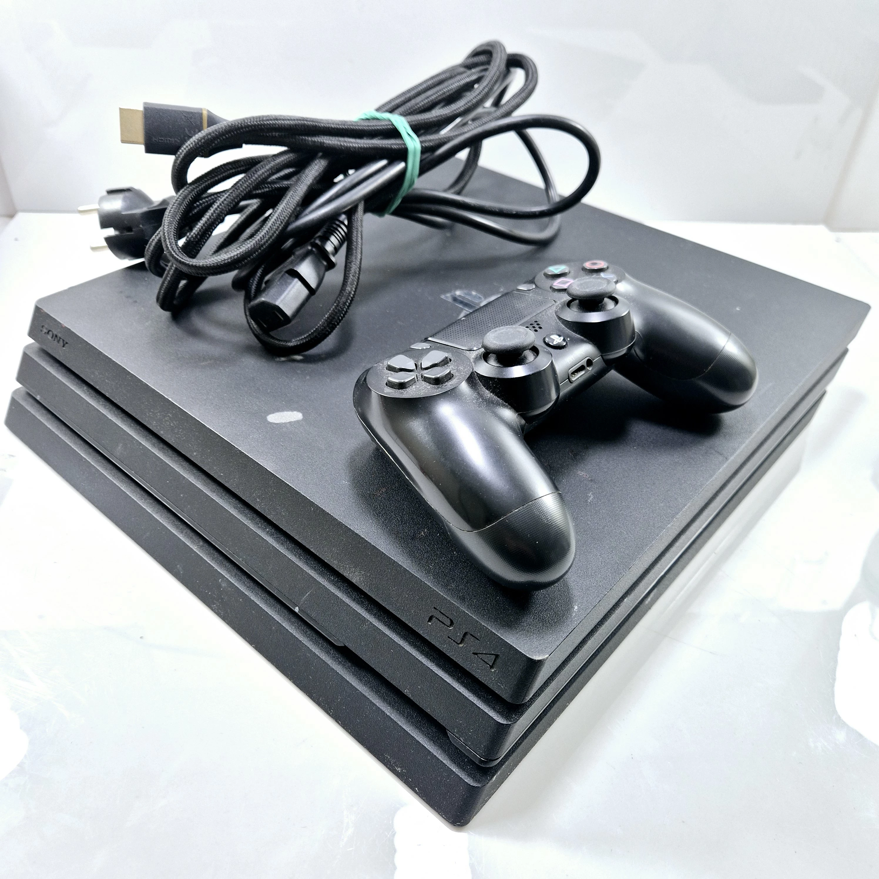 konsola-ps4-pro-1tb-pad-cuh-7016b-03-27452400-7115678-ean-gtin-5903981900947