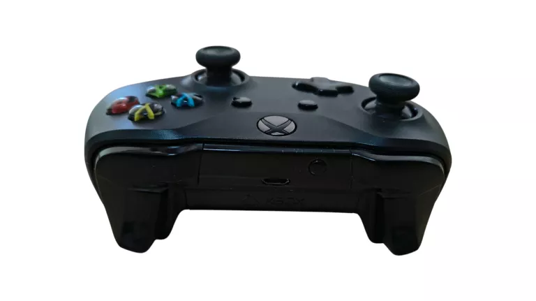 pad-kontroler-xbox-one-czarny-ean-gtin-889842114591